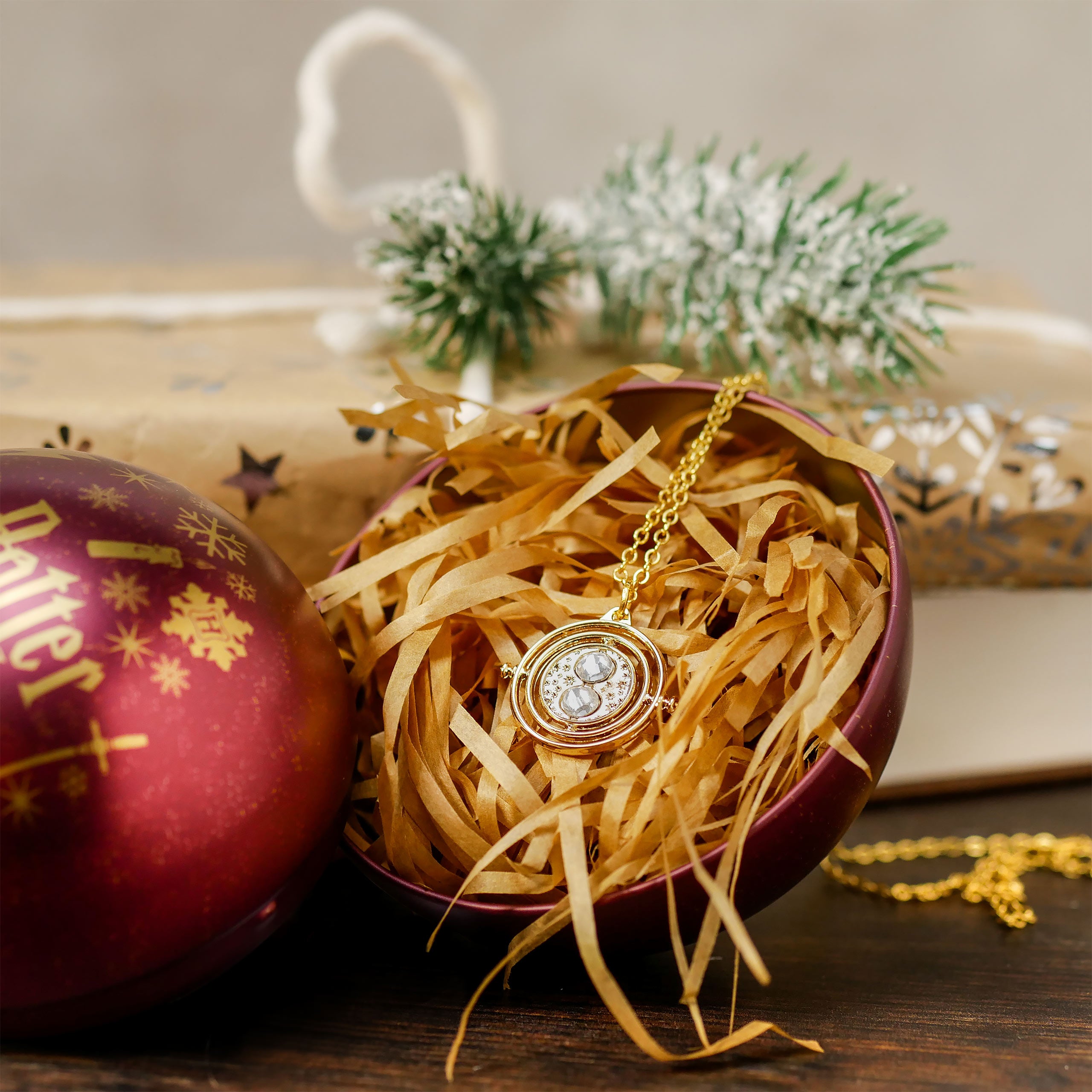 Produktbild Harry Potter - Hogwarts Weihnachtskugel mit Kette