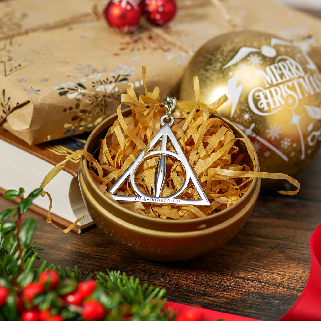 Produktbild Harry Potter - Weihnachtskugel mit Deathly Hallows Schlüsselanhänger