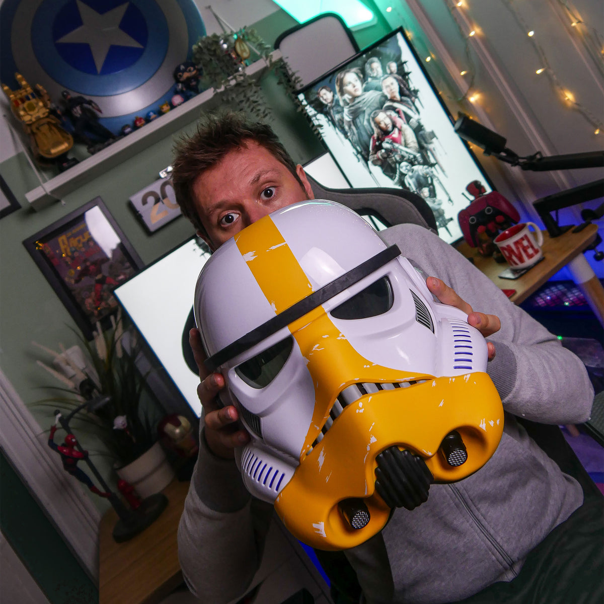 Produktbild Star Wars - Artillery Stormtrooper Helm Replik mit Stimmenverzerrer