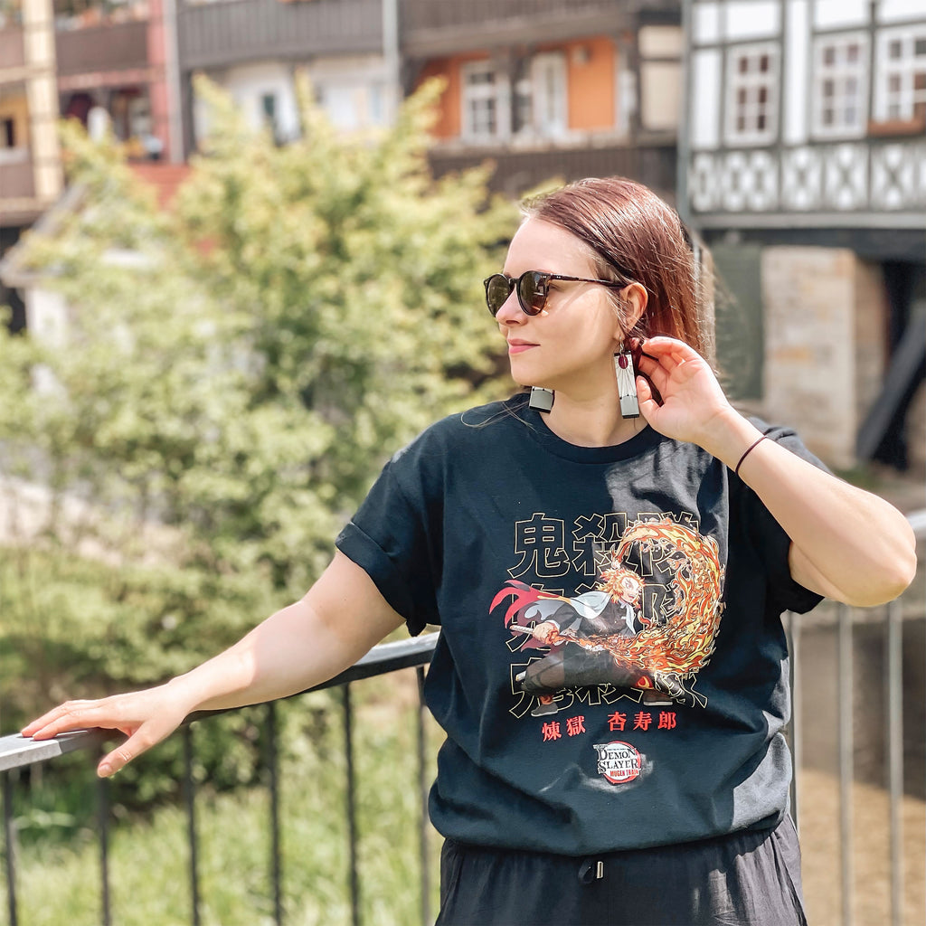Demon Slayer - Rengoku Pose T-Shirt schwarz