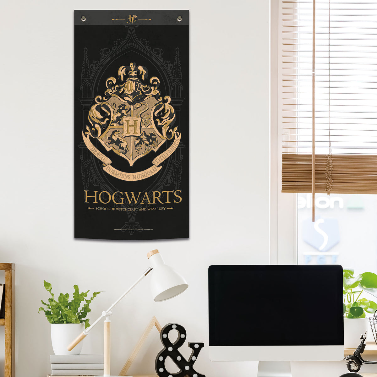 Produktbild Harry Potter - Hogwarts Wappen Wall Scroll schwarz
