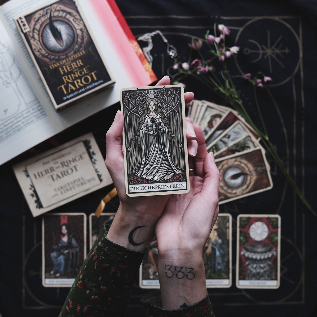 Produktbild Das Der Herr der Ringe-Tarot - Kartenspiel