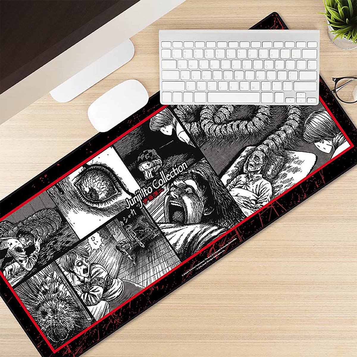 Produktbild Junji Ito - Honored Ancestor XXL Mousepad