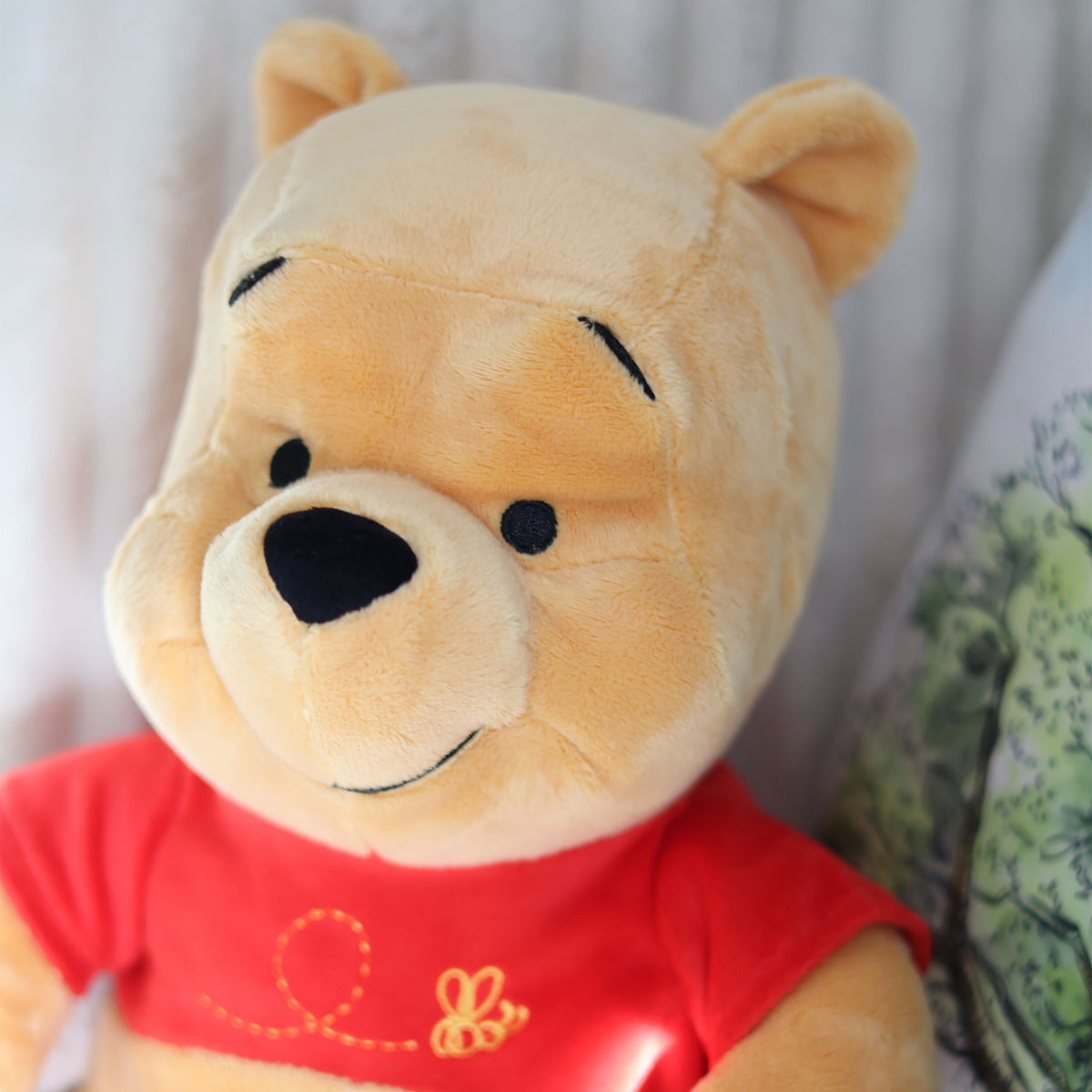 Produktbild Winnie Puuh - Plüsch Figur sitzend 30 cm