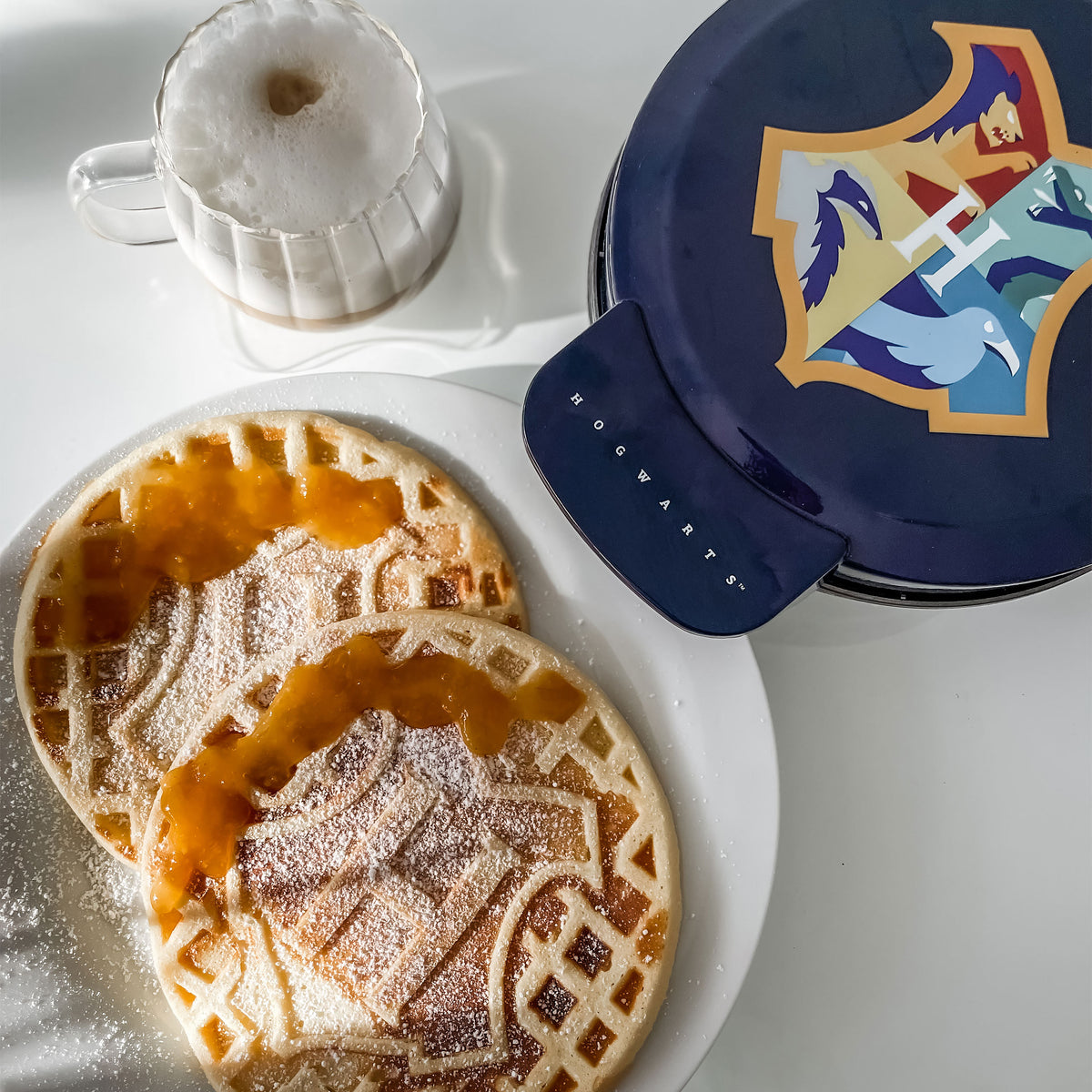 Produktbild Harry Potter - Hogwarts Wappen Waffeleisen