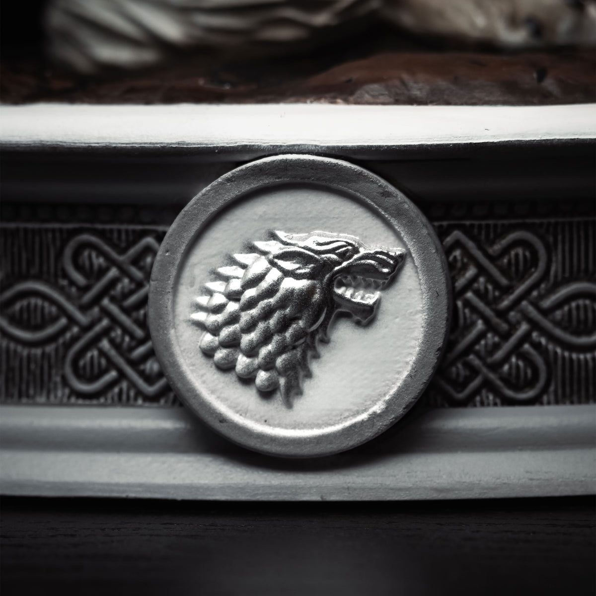 Produktbild Game of Thrones - Jon Snow mit Schattenwolf Diorama