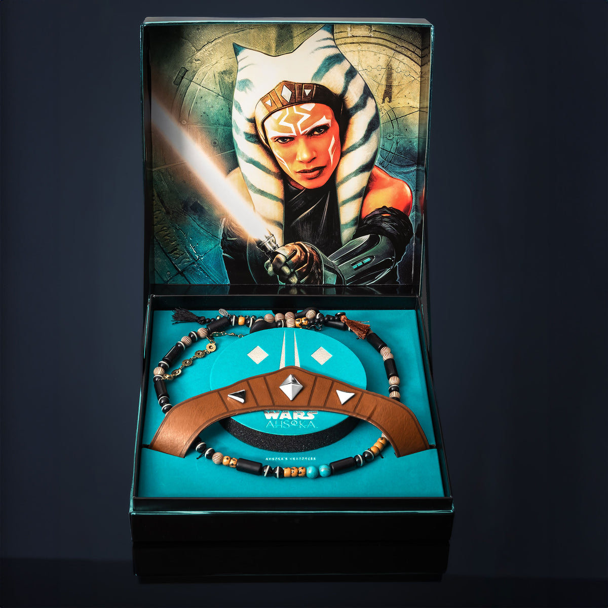 Produktbild Star Wars - Ahsoka Stirnband und Gürtelperlen Replik limitiert