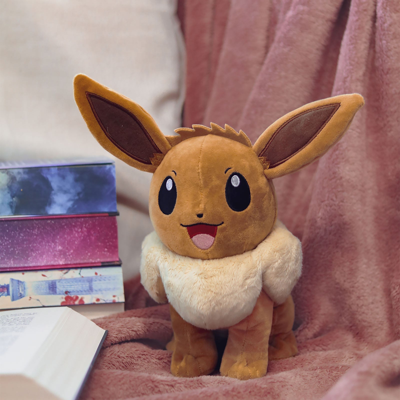 Produktbild Pokemon - Evoli Plüsch Figur 23 cm