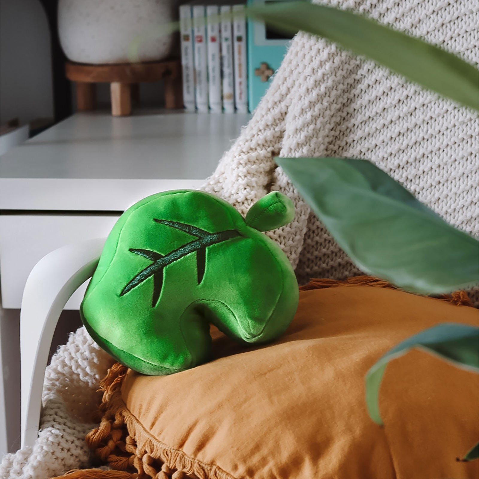 Produktbild Animal Crossing - Logo Blatt Plüsch Figur