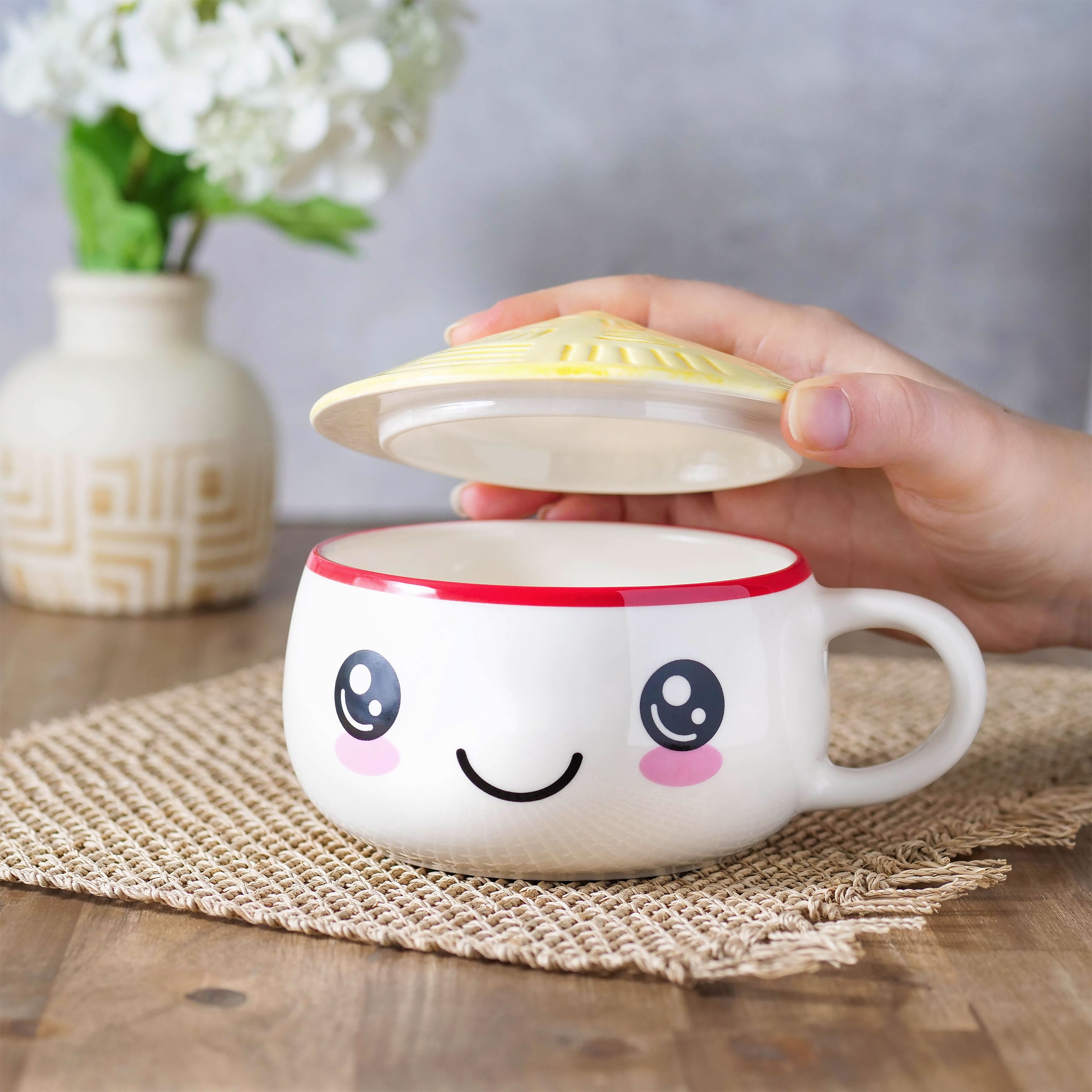 Produktbild Kawaii Tasse mit Deckel für Anime Fans