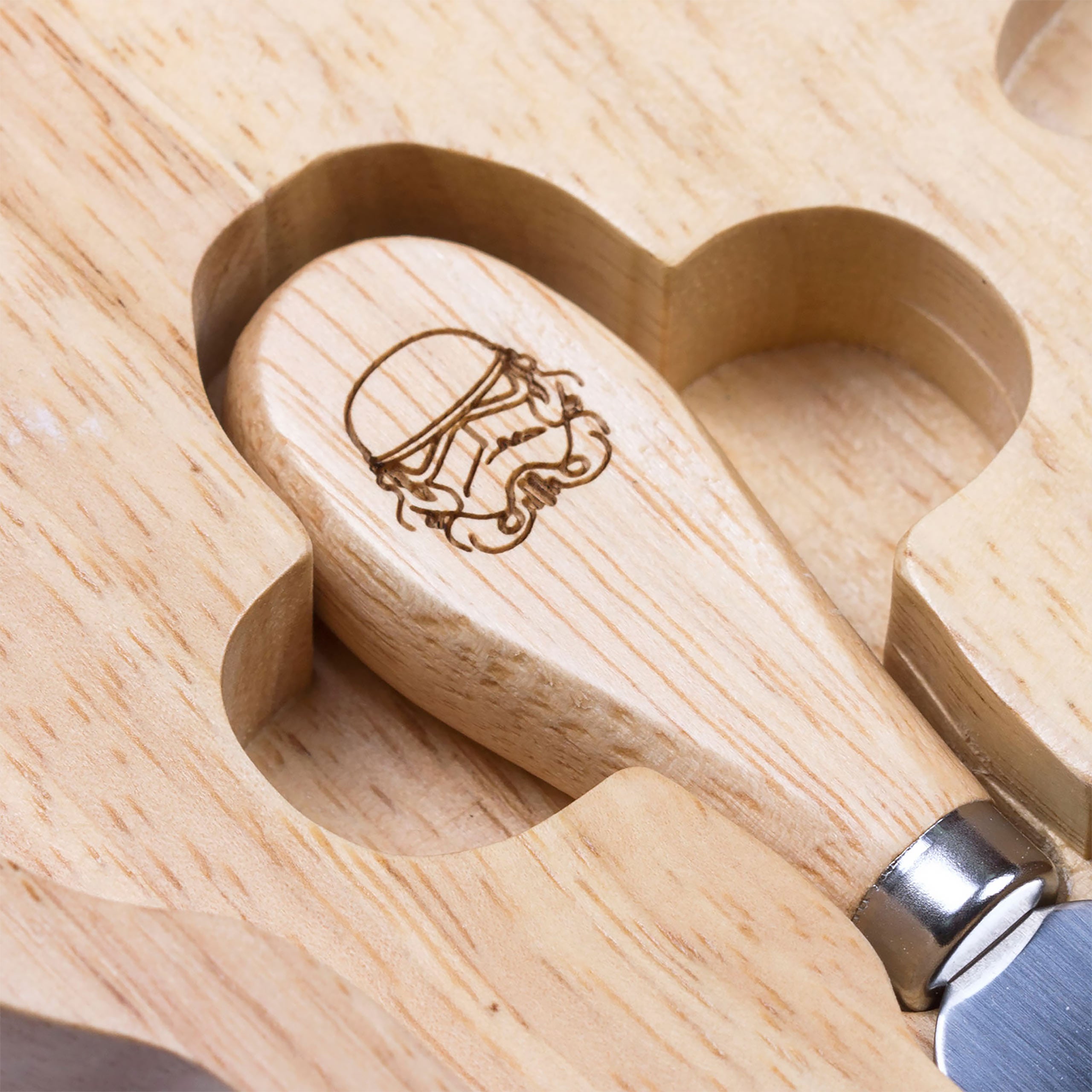 Produktbild Original Stormtrooper Käsebrett inklusive Messer-Set für Star Wars Fans