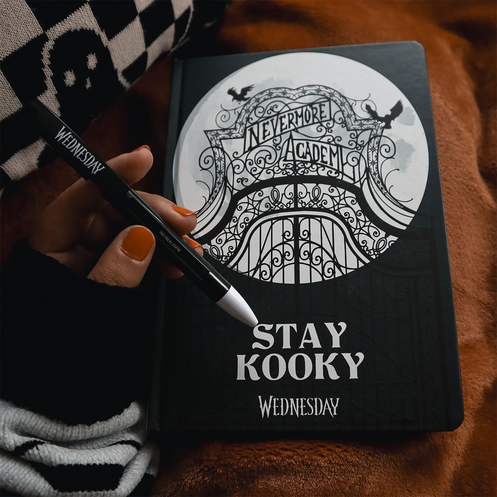 Produktbild Wednesday - Stay Kooky Notizbuch mit Kugelschreiber