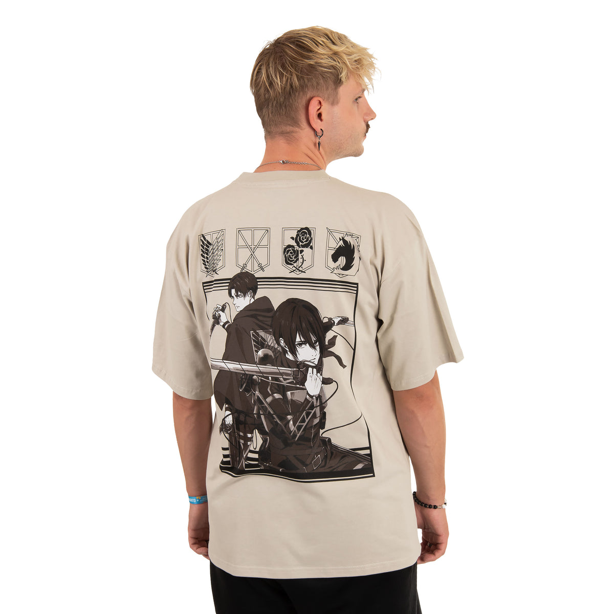 Produktbild Attack on Titan - Group Oversize T-Shirt beige