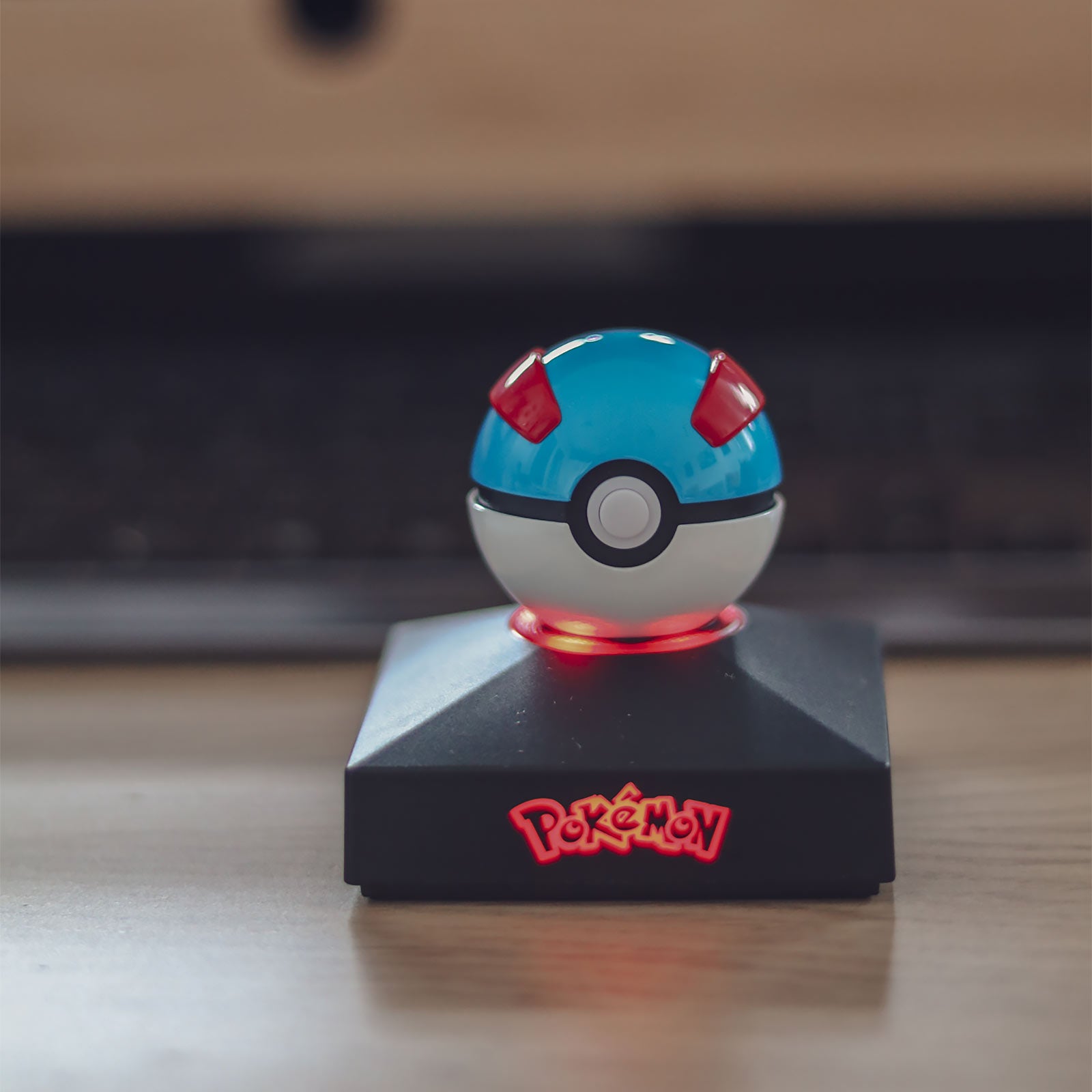Produktbild Pokemon - Pokeball Superball Mini Replik mit Licht