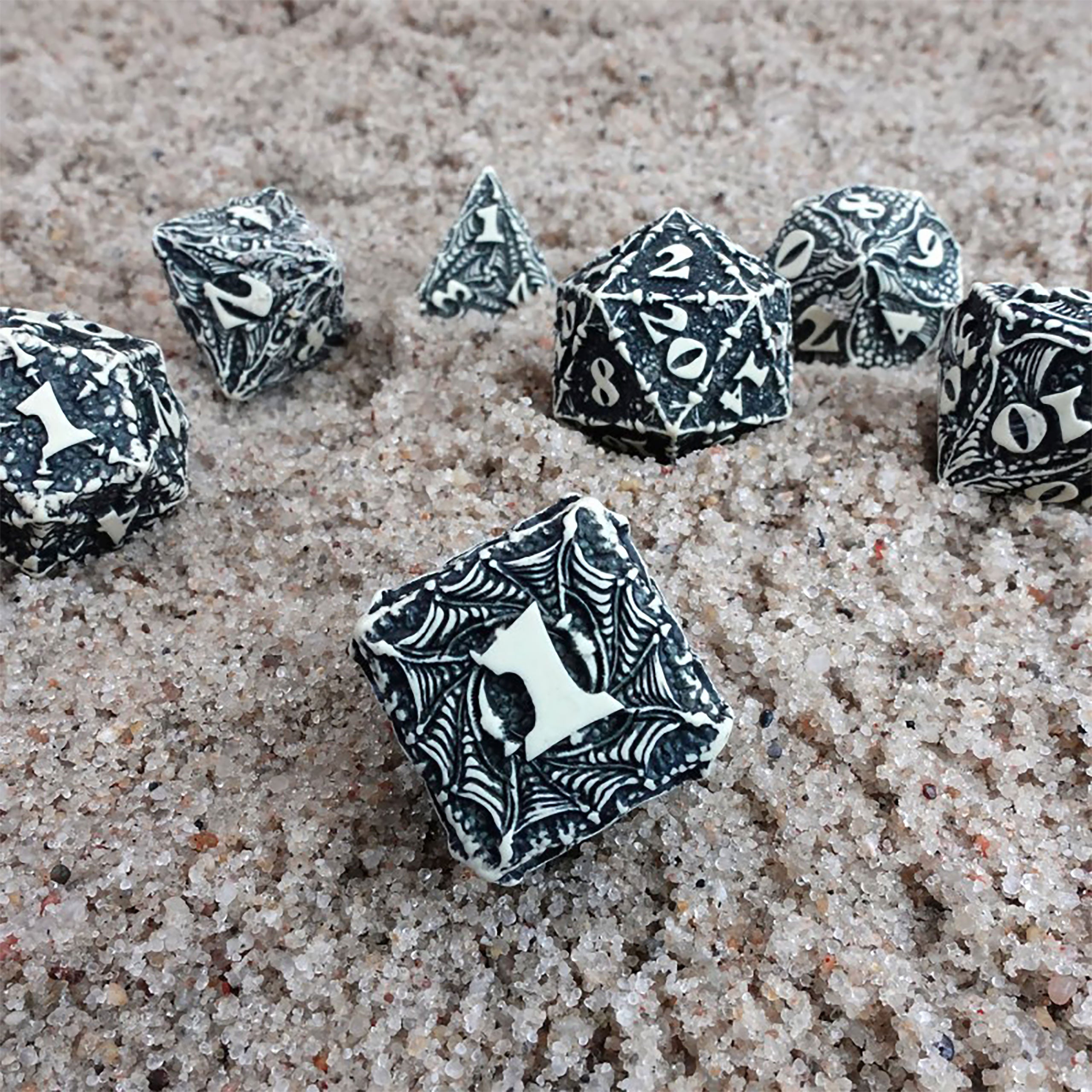 Produktbild Dracopolis - The Scandinavian Blackfang Würfel Set 7tlg