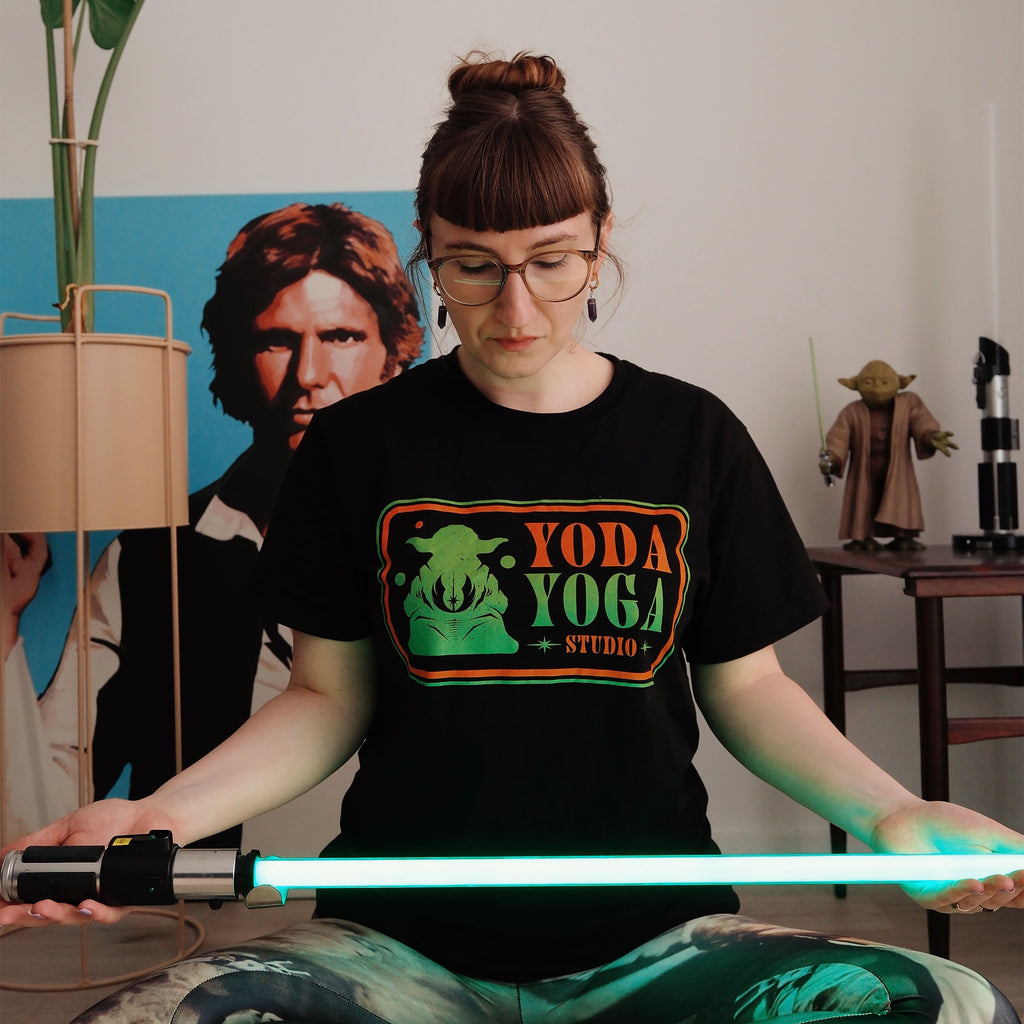 Produktbild Star Wars - Yoda Yoga Studio T-Shirt schwarz