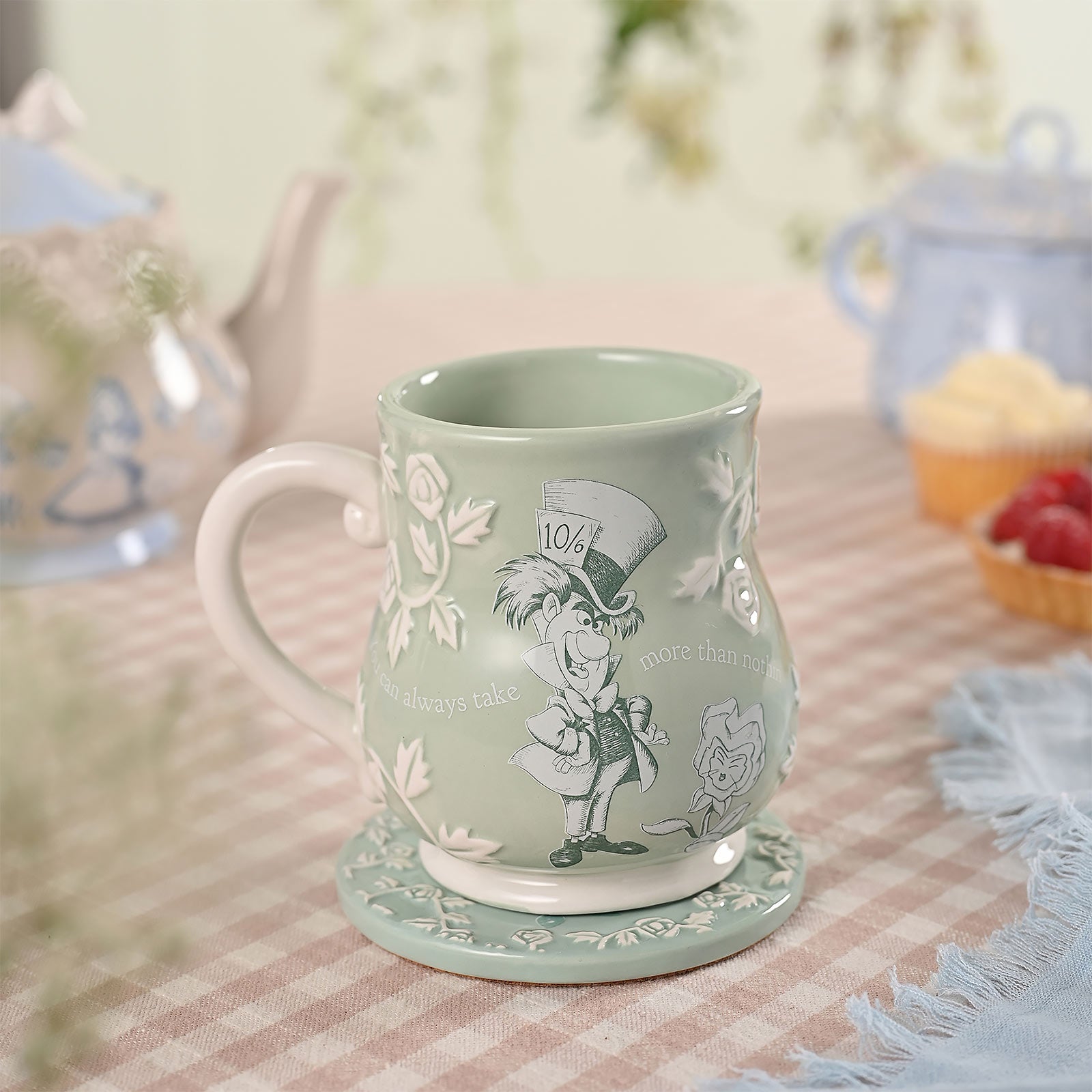 Produktbild Alice im Wunderland - Hutmacher Relief Tasse