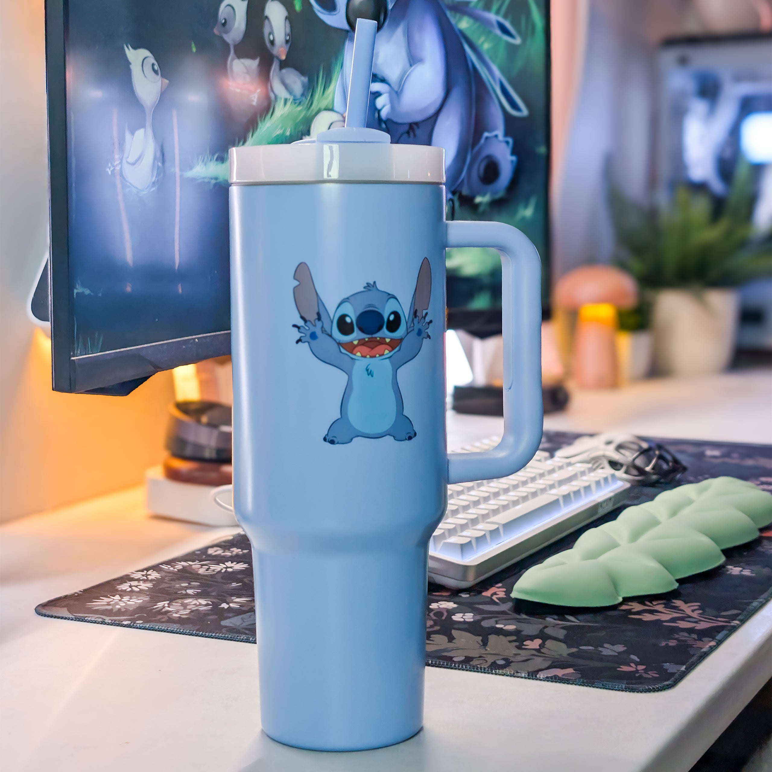 Produktbild Stitch To Go Becher mit Strohhalm - Lilo & Stitch