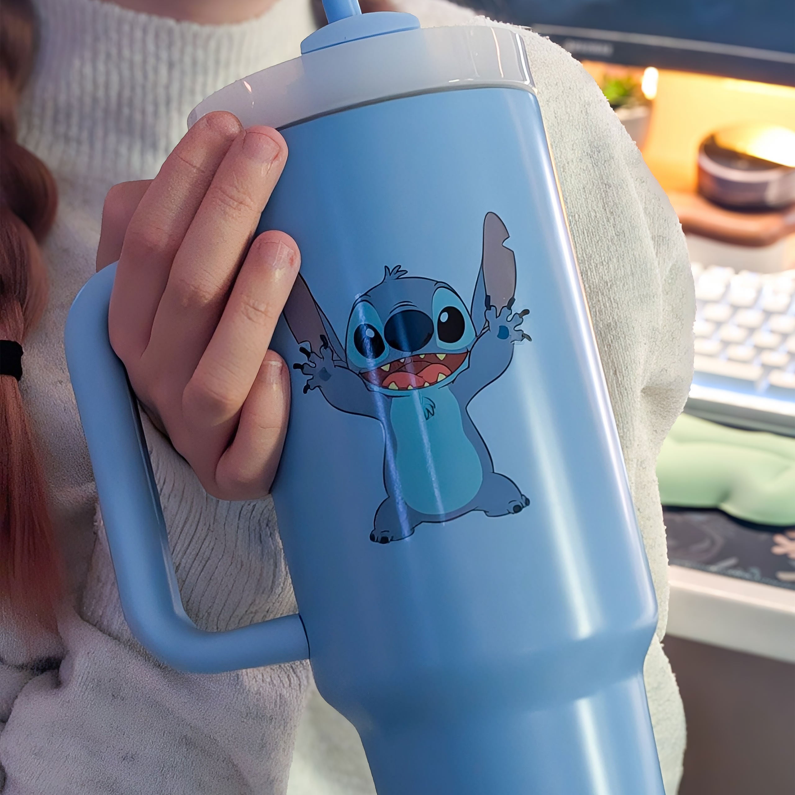 Produktbild Stitch To Go Becher mit Strohhalm - Lilo & Stitch