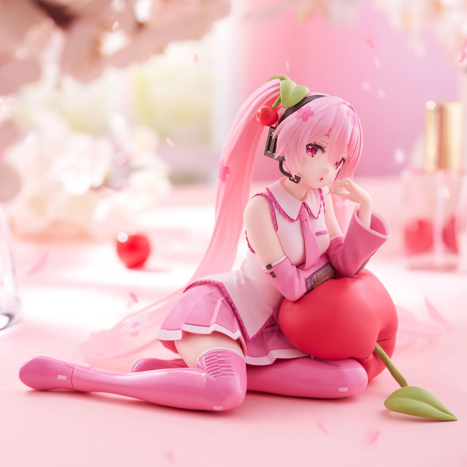 Produktbild Hatsune Miku - Sakura Miku Desktop Cute Figur Cherry Cushion Version