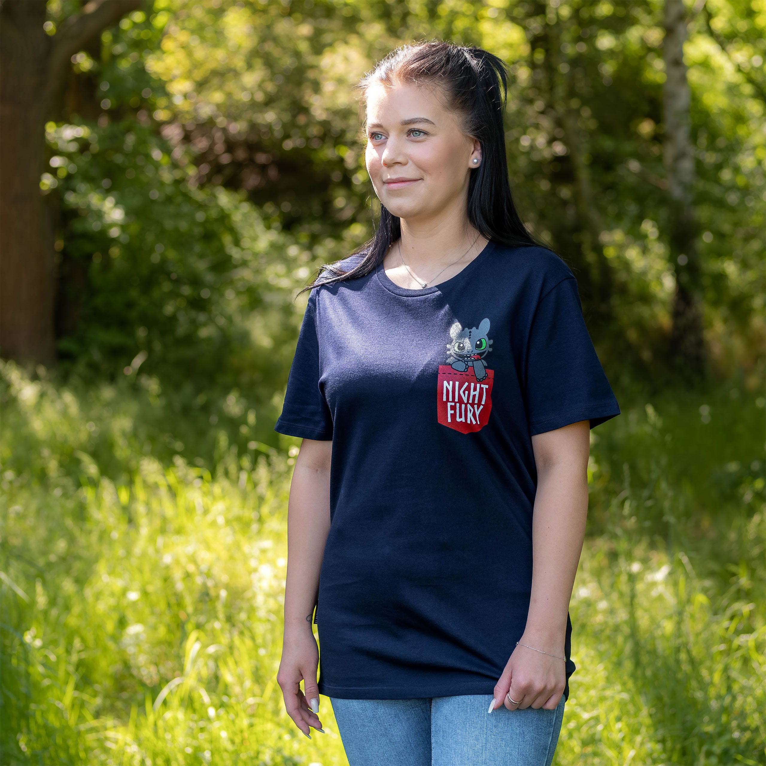 Produktbild Drachenzähmen leicht gemacht - Night Fury Pocket T-Shirt blau