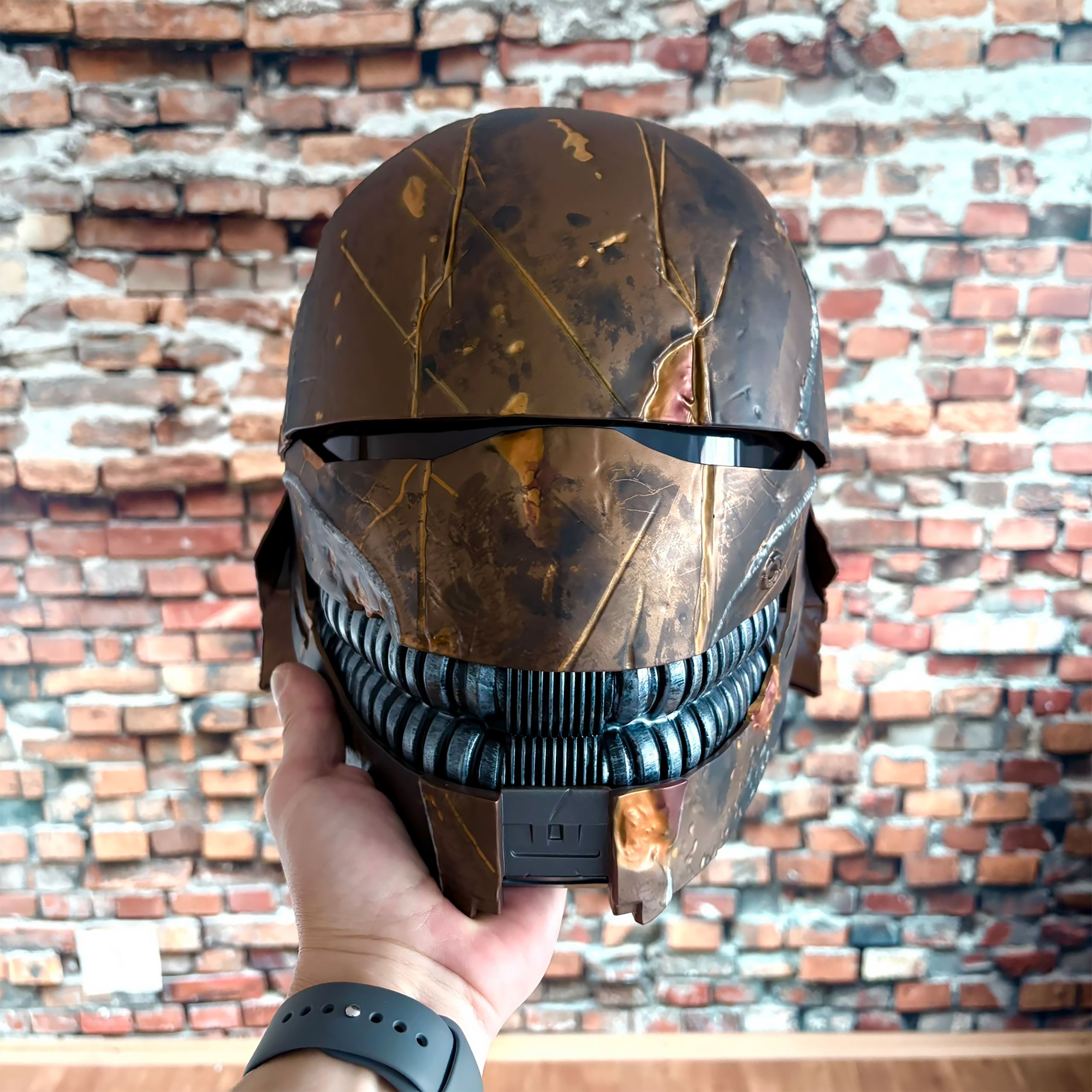 Produktbild Star Wars The Acolyte - Qimir The Stranger Black Series Helm Replik