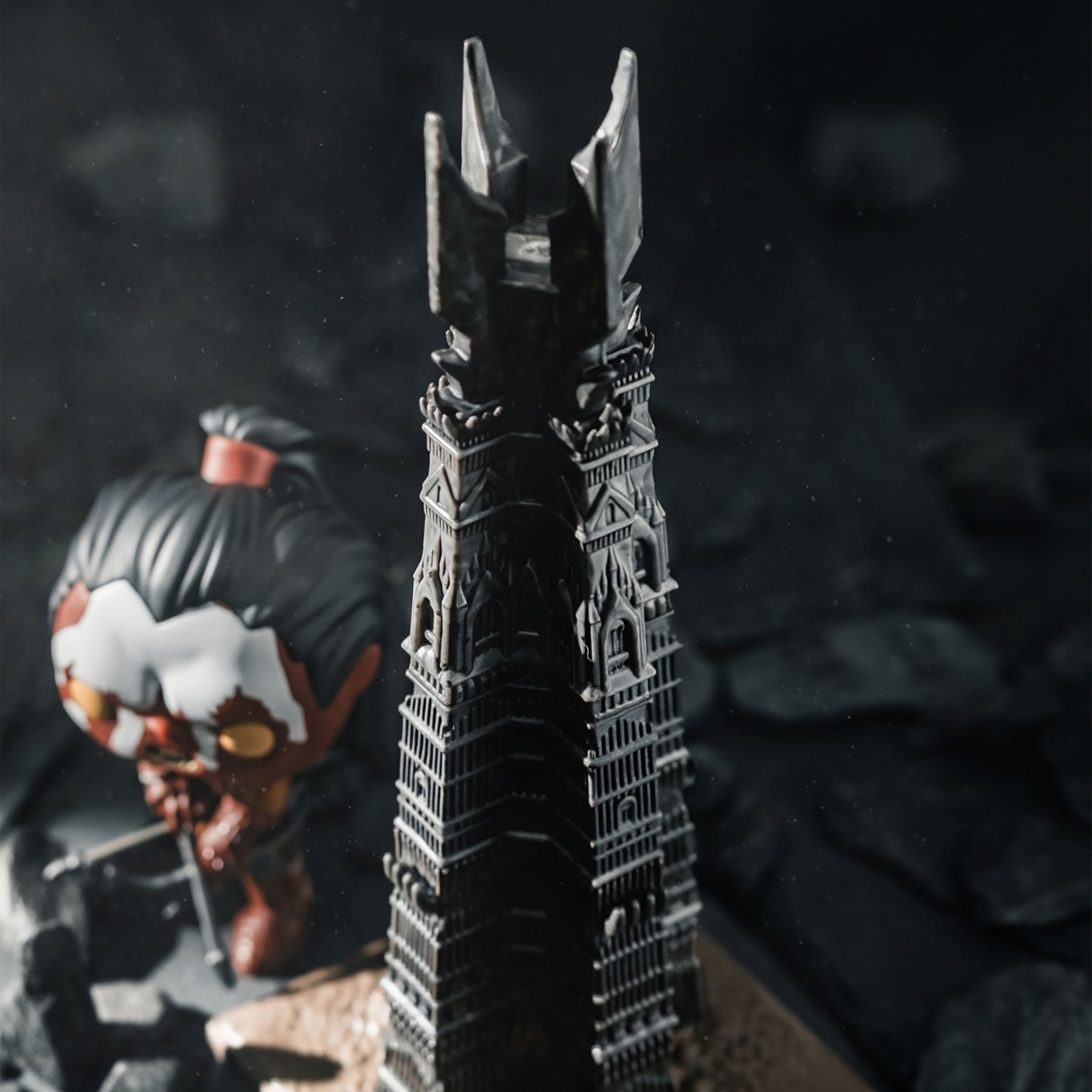 Produktbild Der Herr der Ringe - Lurtz mit Orthanc Funko Pop Figur