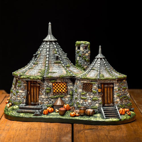 Produktbild Harry Potter - Hagrids Hütte Miniatur Replik mit LED Leuchtfunktion