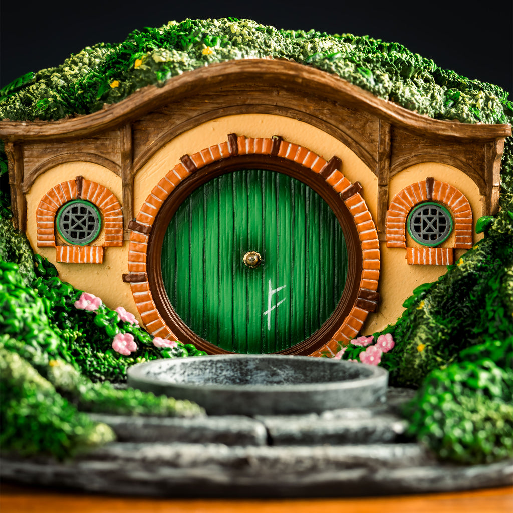 Produktbild Der Herr der Ringe - Hobbit Höhle Auenland Diorama Teelichthalter
