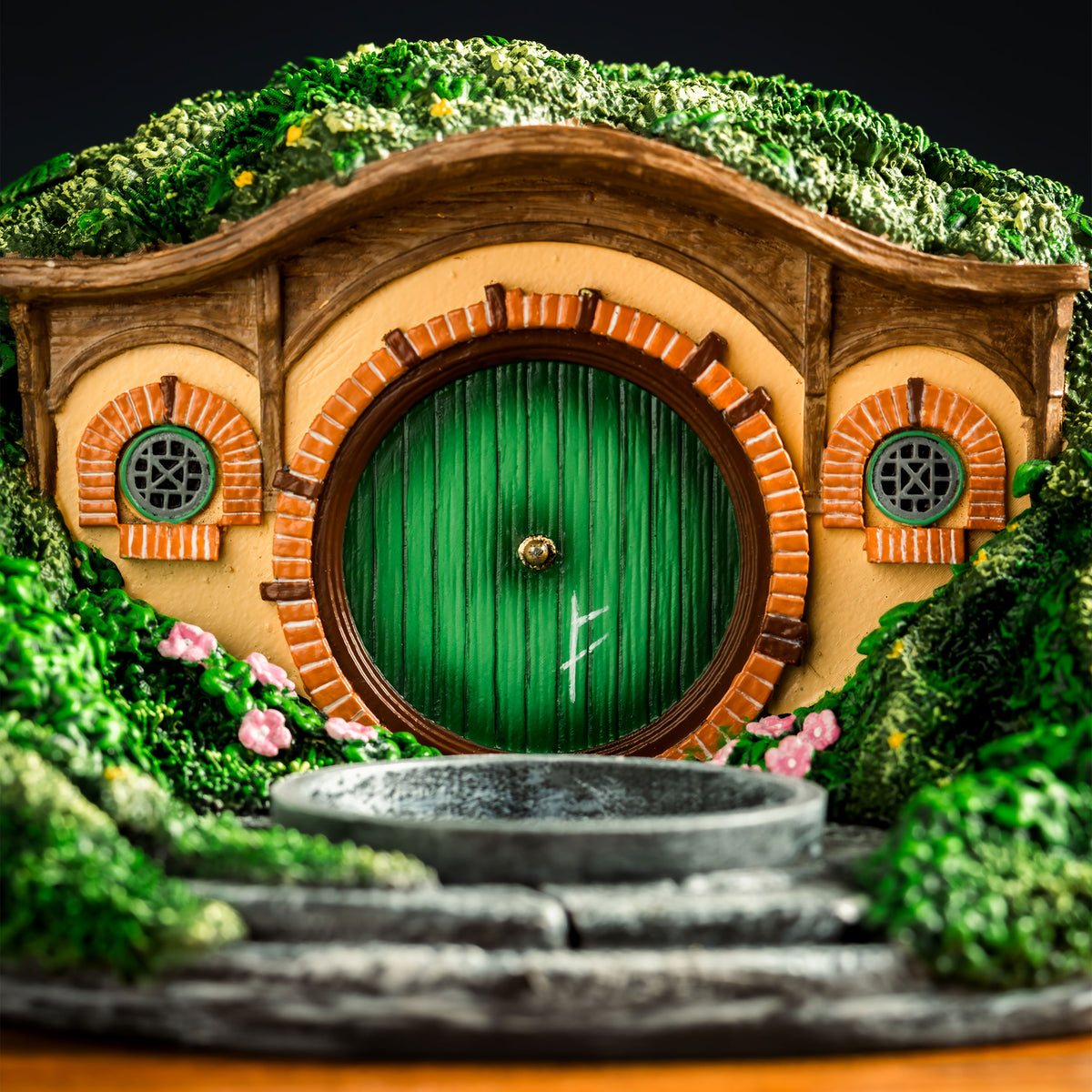 Produktbild Der Herr der Ringe - Hobbit Höhle Auenland Diorama Teelichthalter