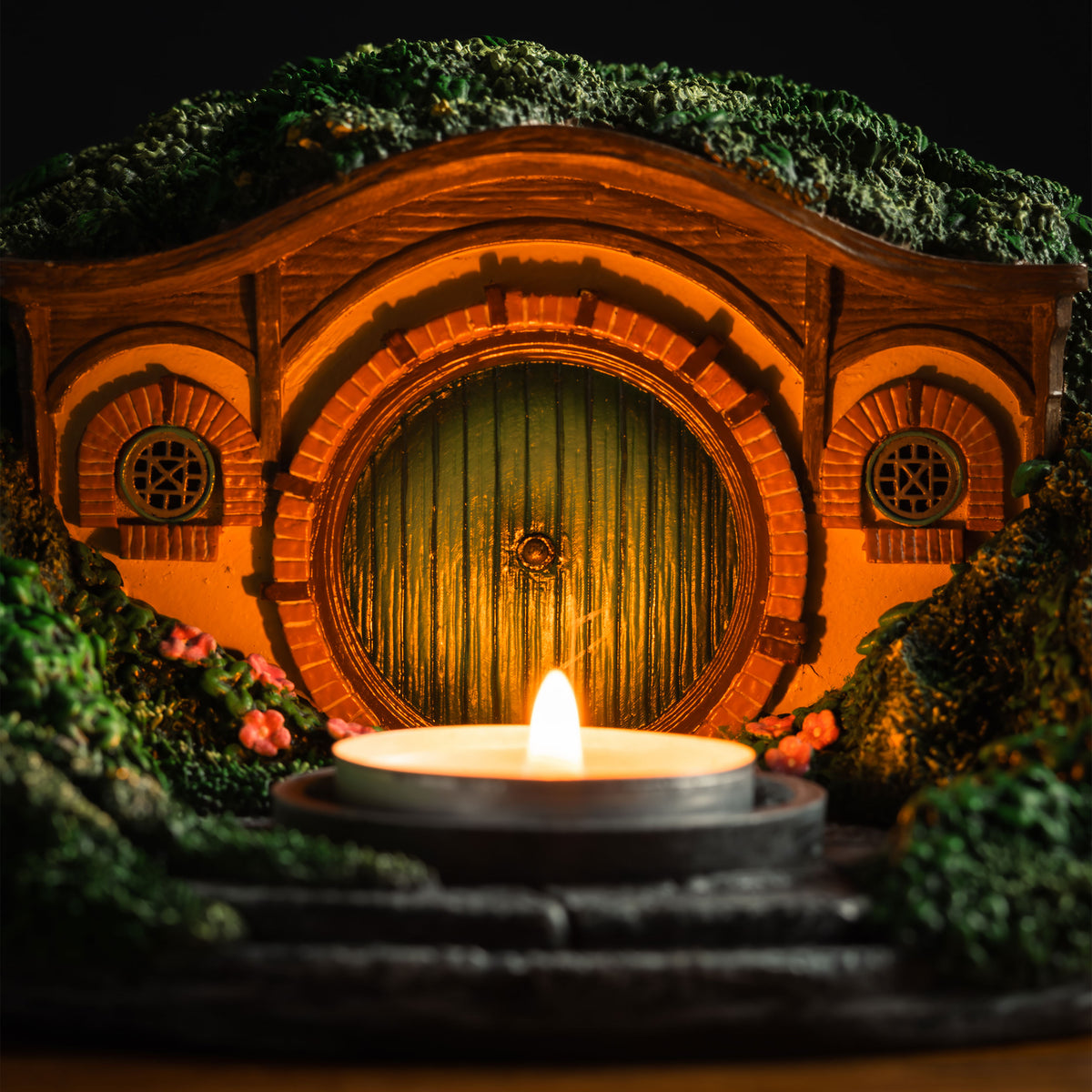 Produktbild Der Herr der Ringe - Hobbit Höhle Auenland Diorama Teelichthalter
