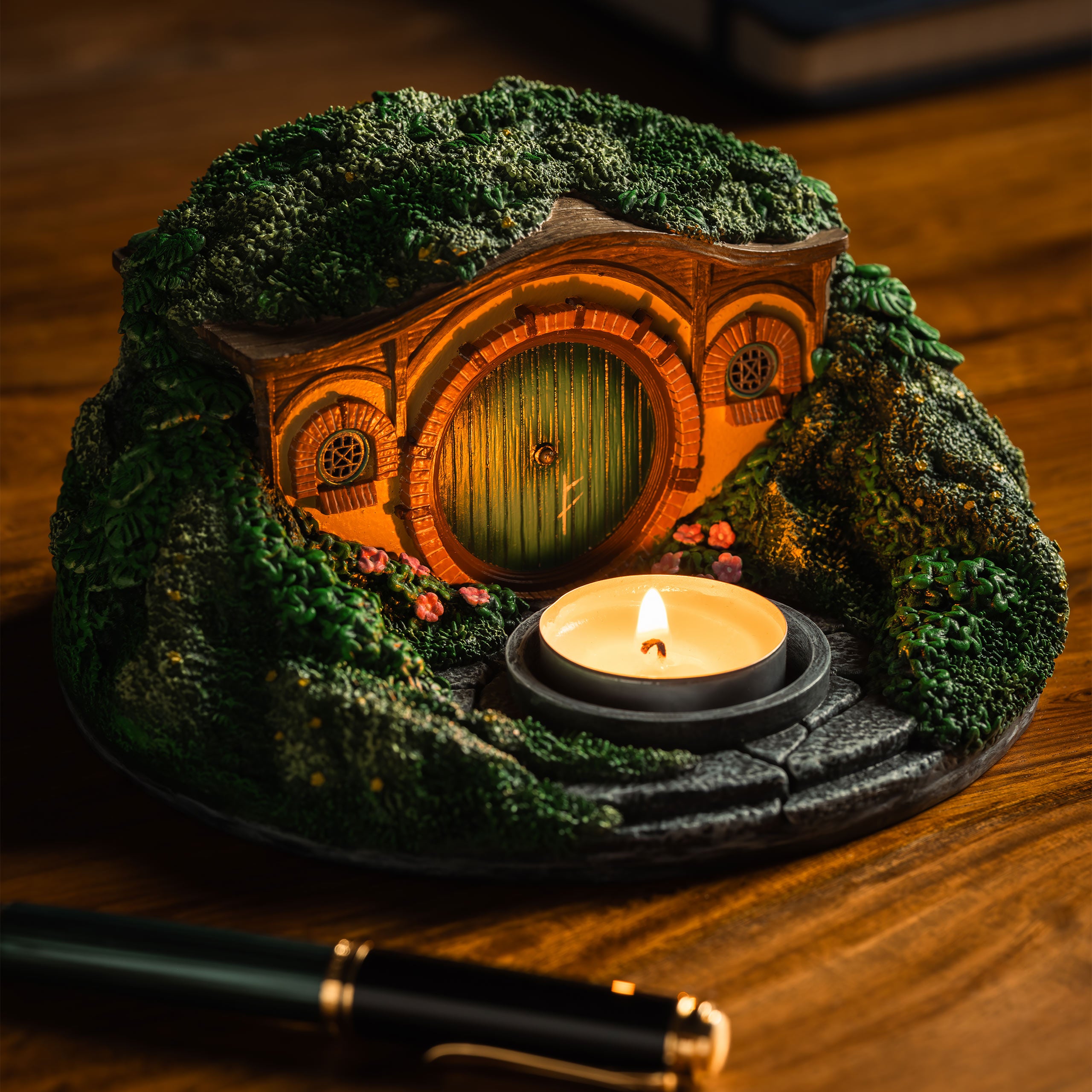 Produktbild Der Herr der Ringe - Hobbit Höhle Auenland Diorama Teelichthalter
