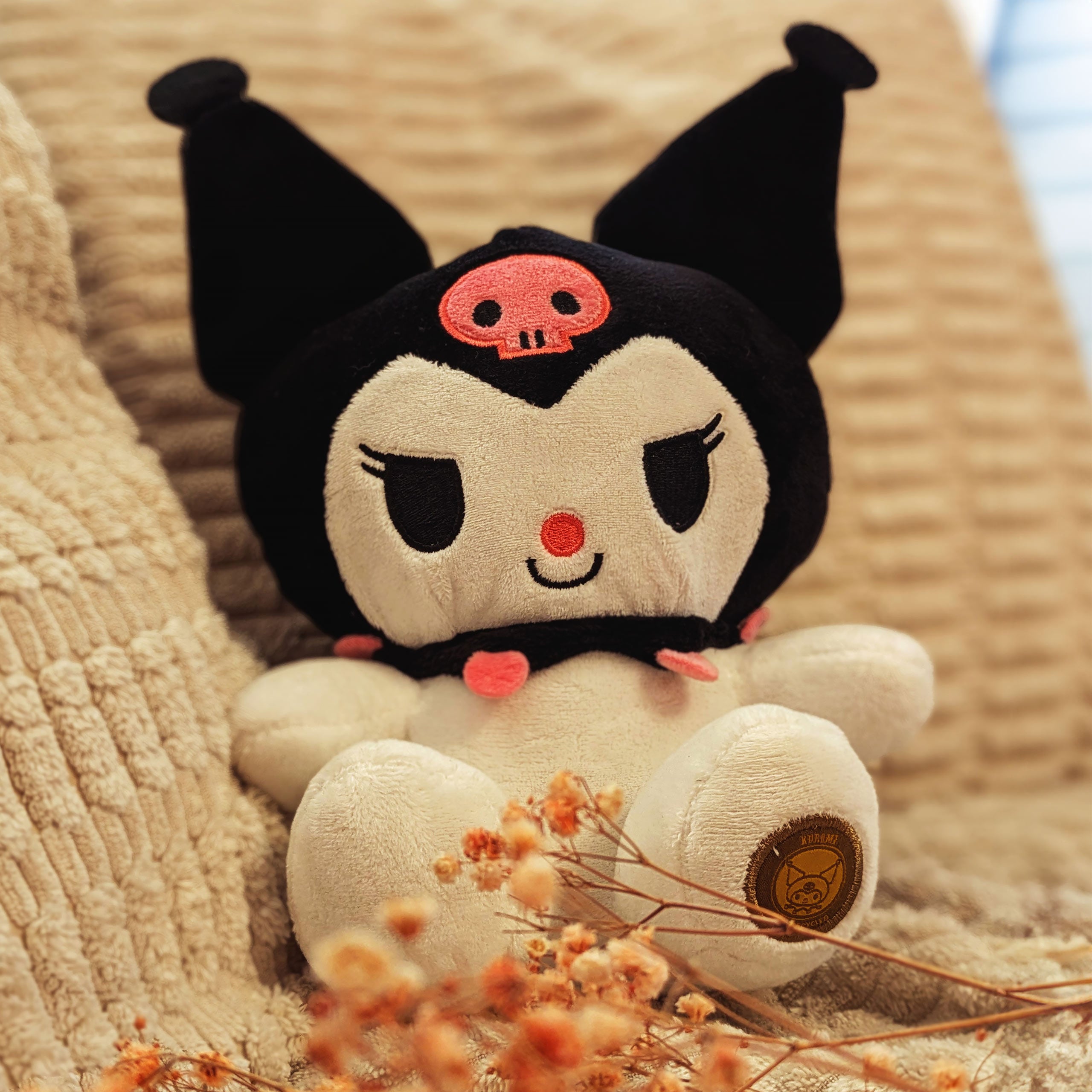 Produktbild Sanrio - Kuromi Plüschfigur 23 cm