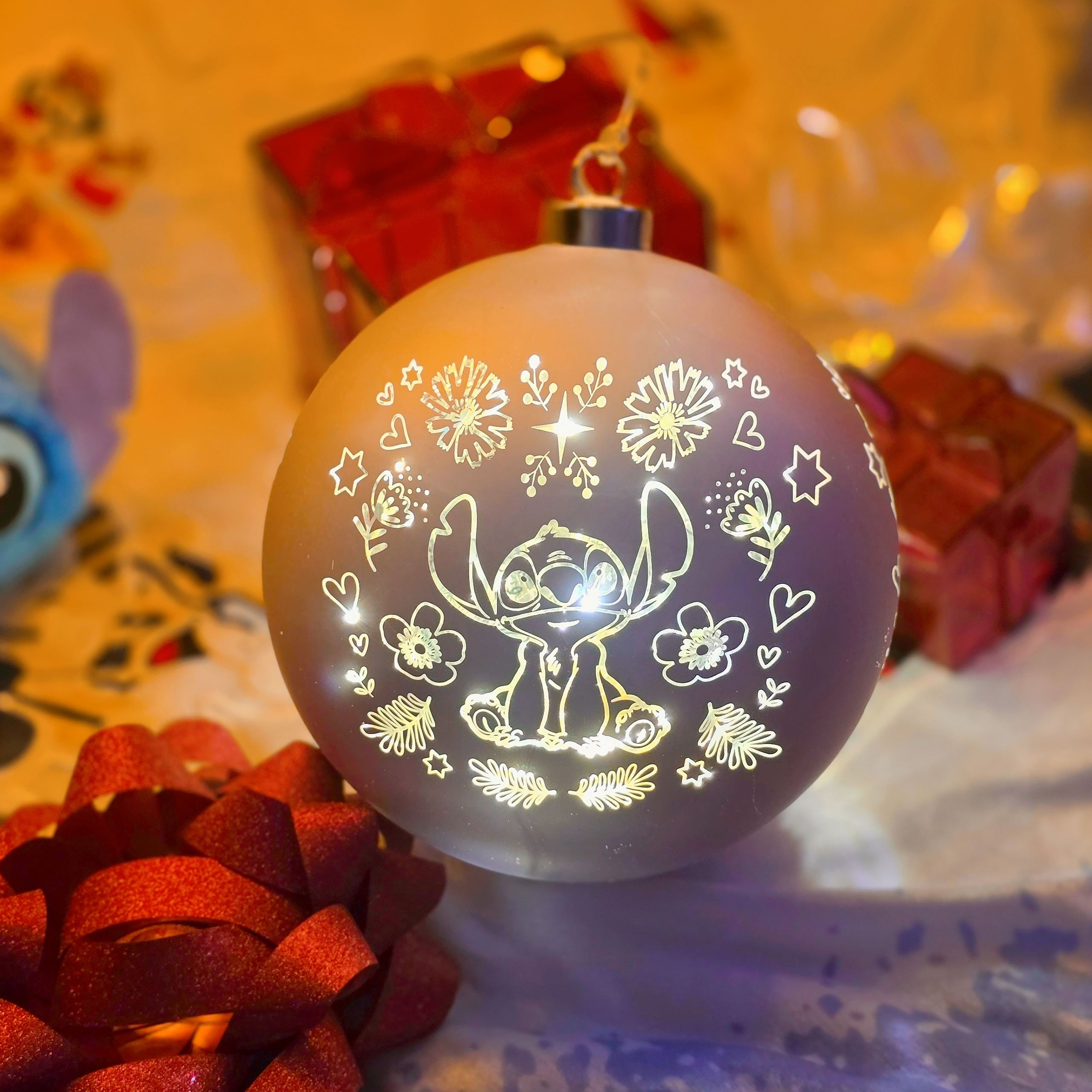 Produktbild Stitch Weihnachtsbaumkugel mit Licht - Lilo & Stitch