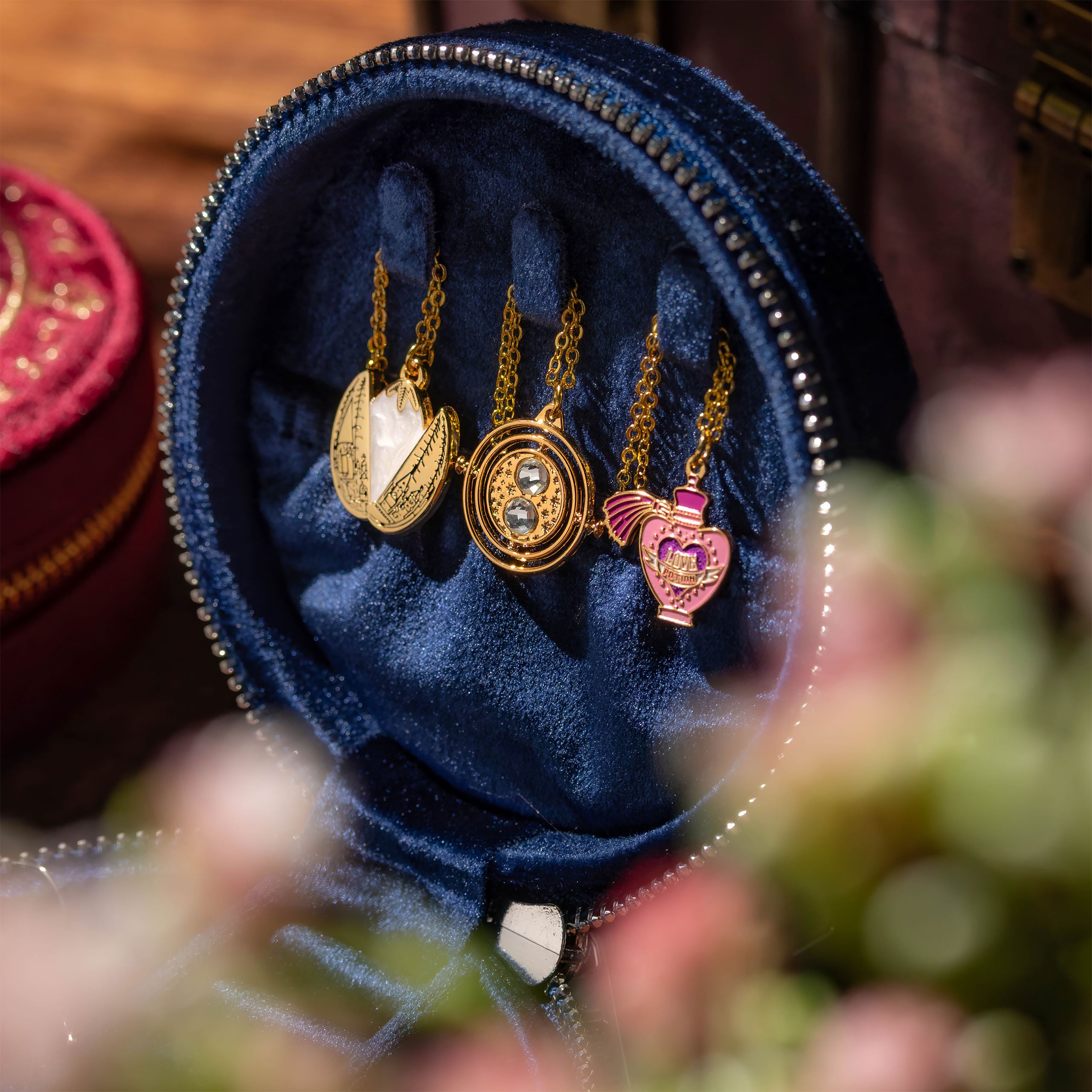 Produktbild Harry Potter - Deathly Hallows Plüsch Schmuckbox