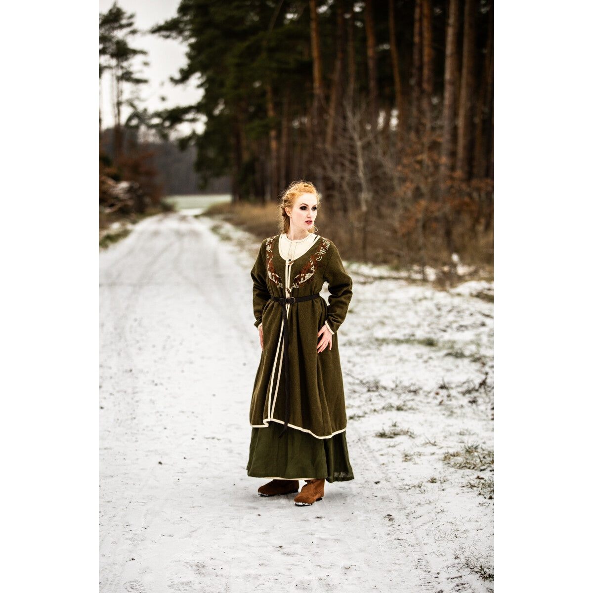 Produktbild Mittelalter Birka Mantel Skadi grün