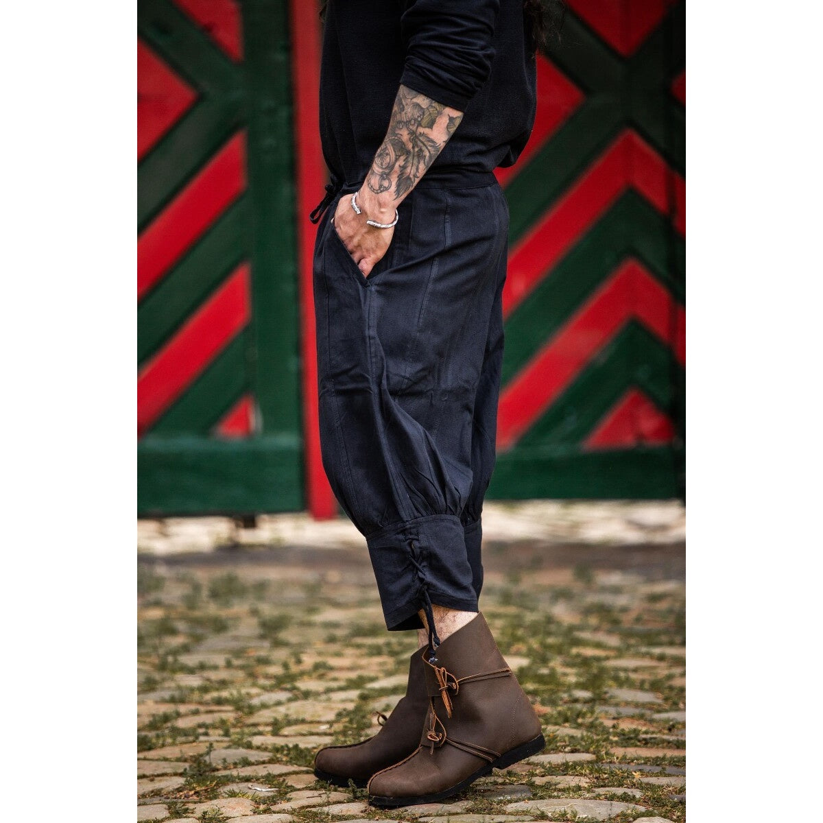 Produktbild Mittelalter Kniebundhose Laurence mit Unterbeinschnürung schwarz