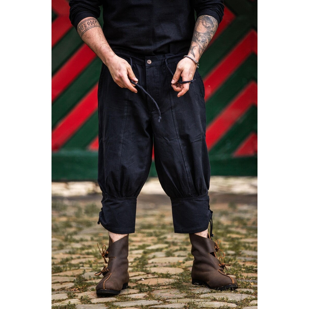 Produktbild Mittelalter Kniebundhose Laurence mit Unterbeinschnürung schwarz