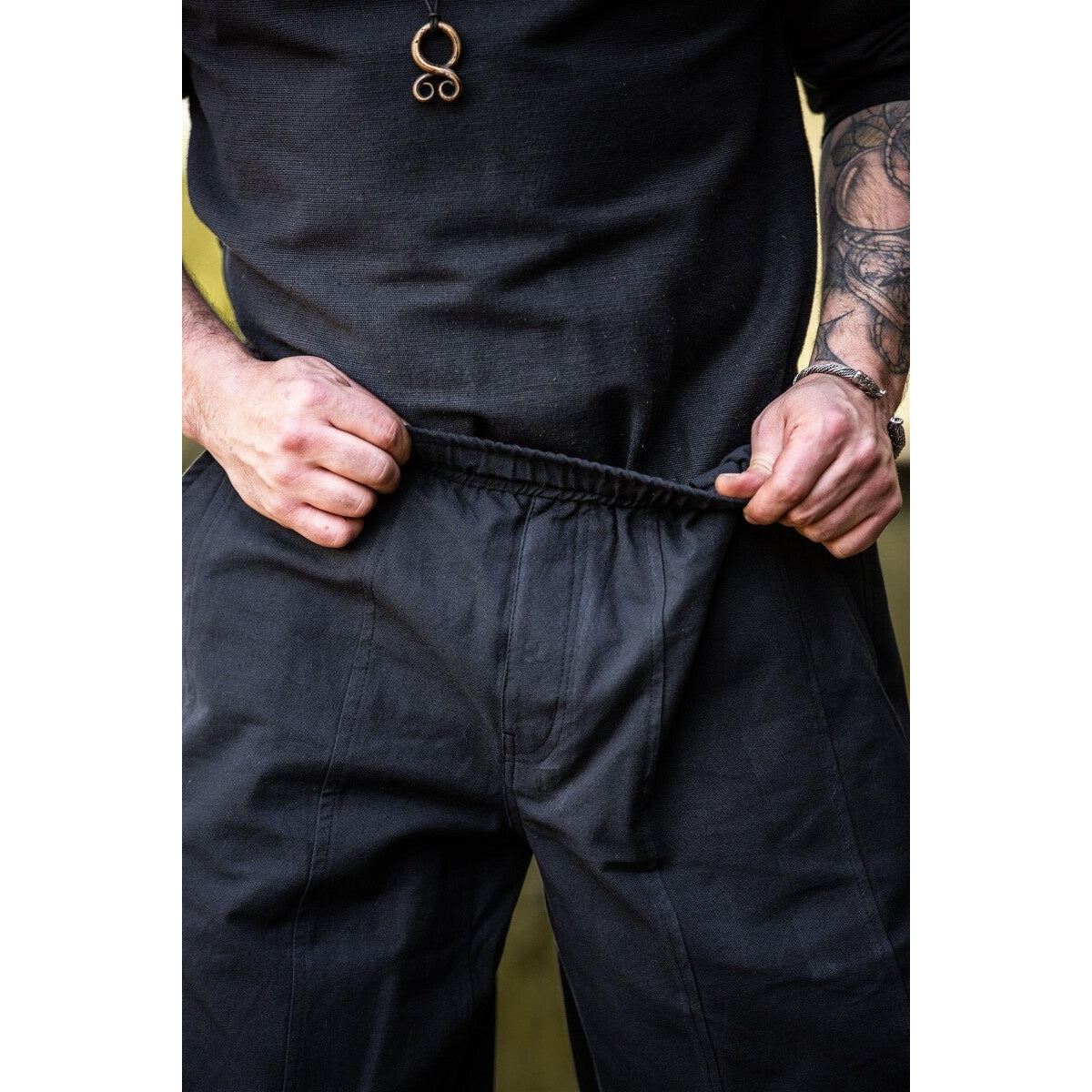 Produktbild Mittelalter Hose Tiago mit Beinschnürung schwarz