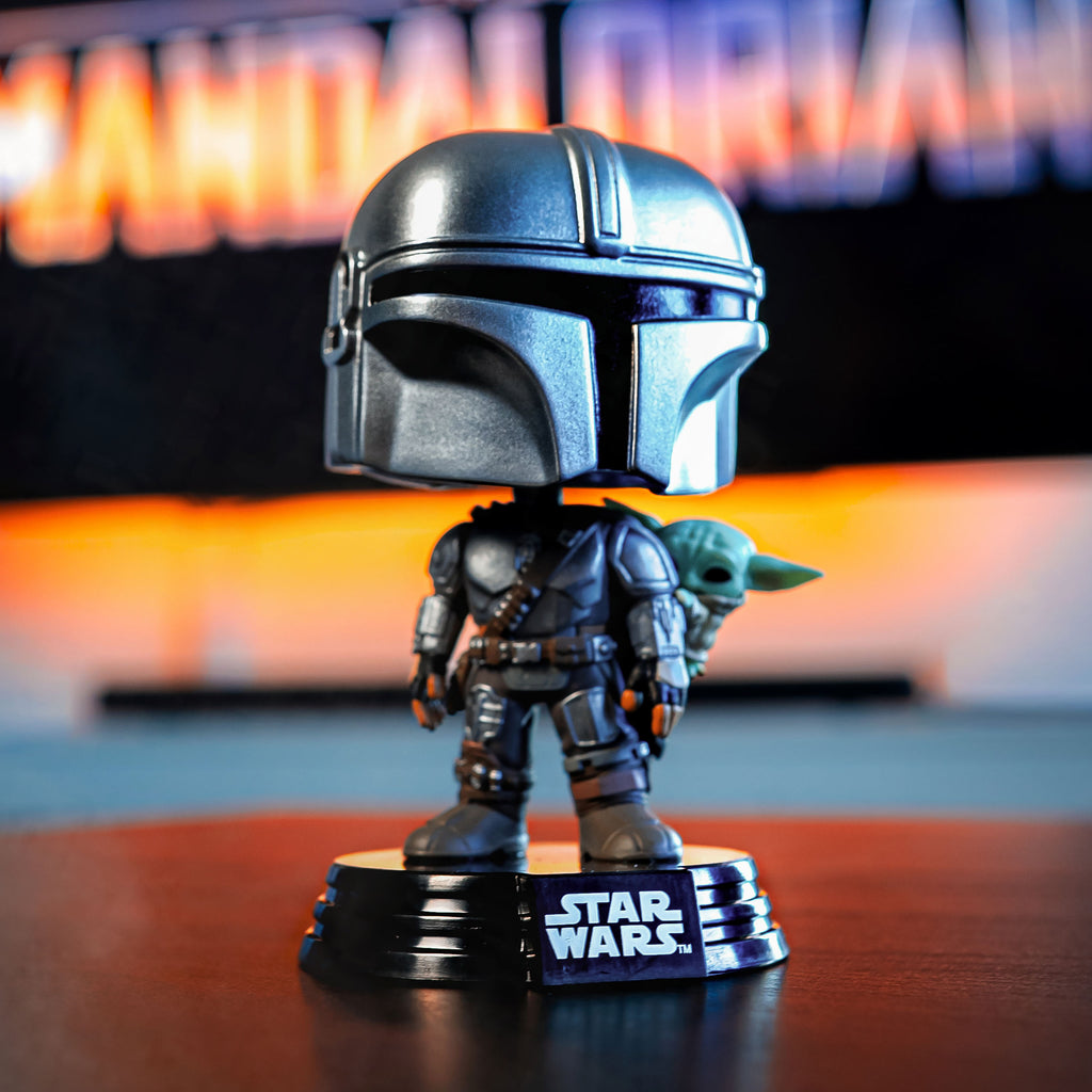 Produktbild Mandalorianer mit Grogu Funko Pop Wackelkopf-Figur - Star Wars The Mandalorian