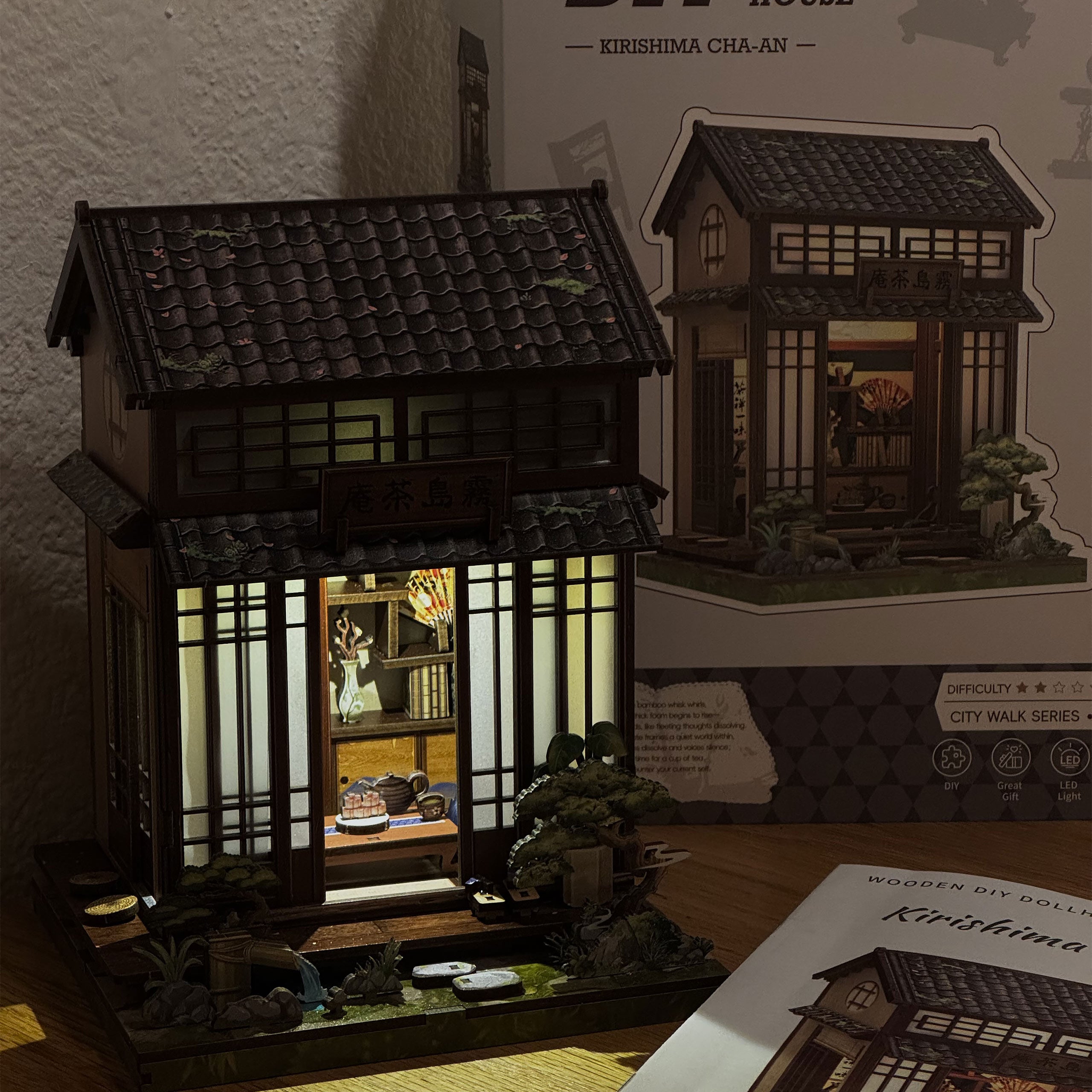 Produktbild CuteBee - Kirishima Cha-an Miniaturhaus Book Nook Modell Bausatz