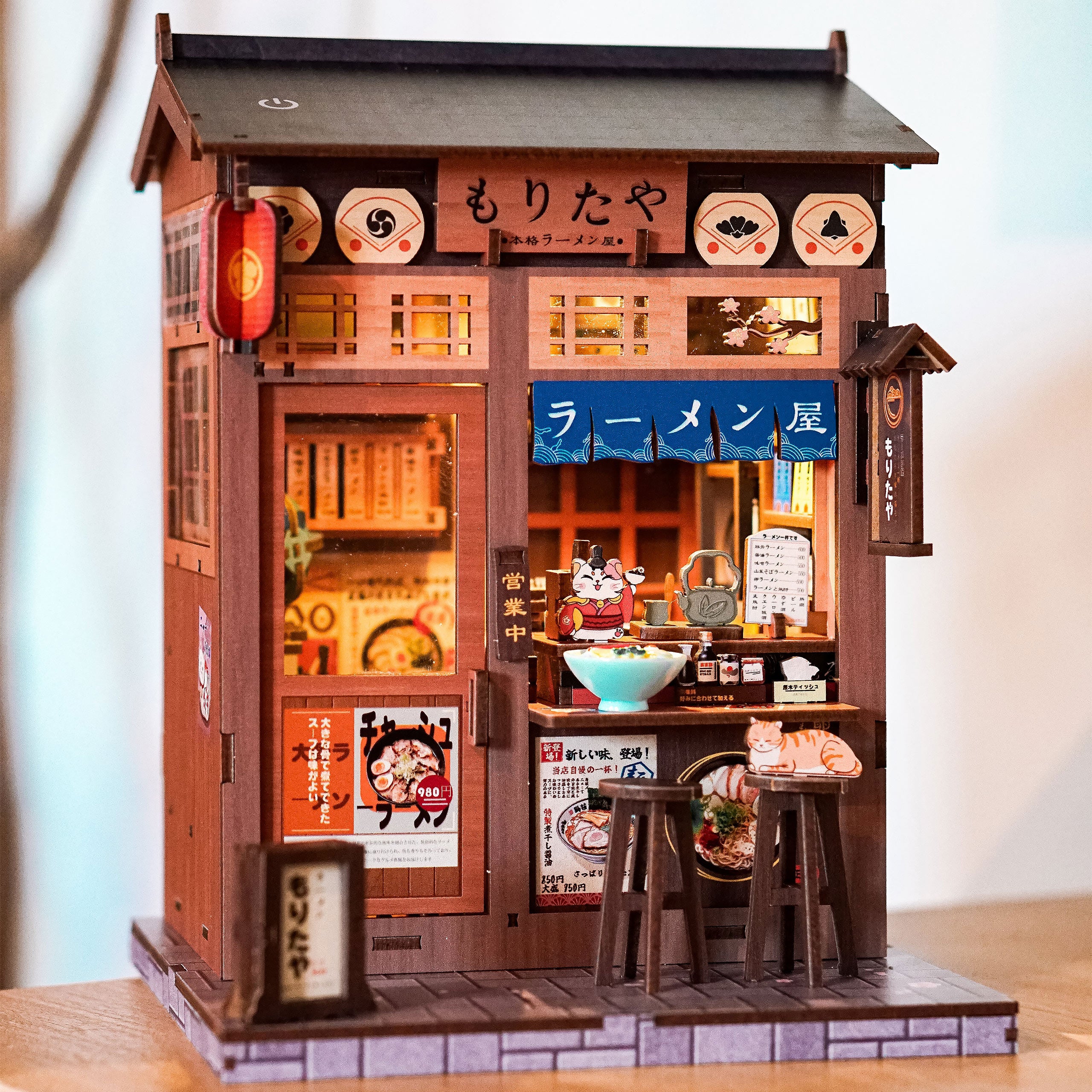 Produktbild CuteBee - Morita-Ya Miniaturhaus Book Nook Modell Bausatz