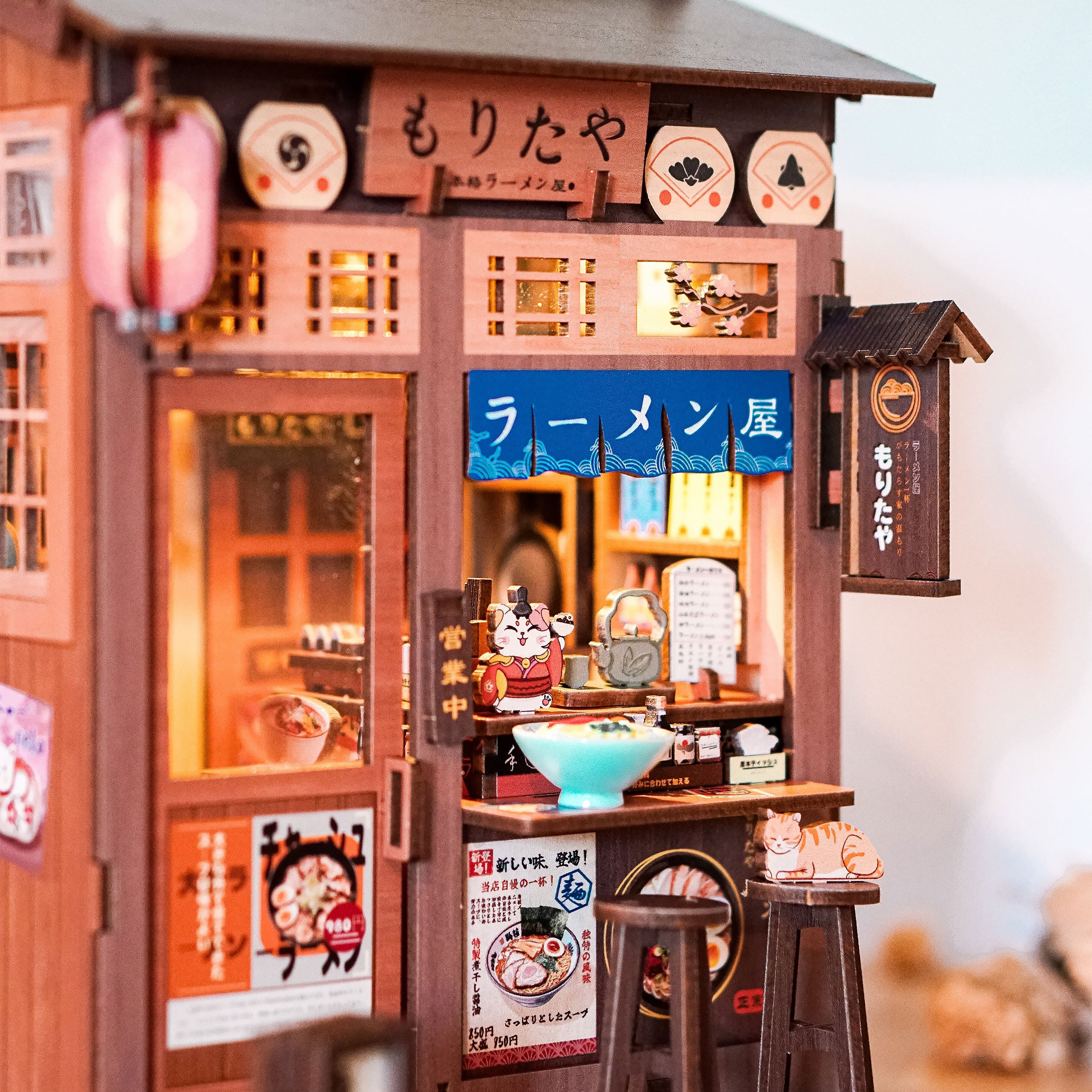 Produktbild CuteBee - Morita-Ya Miniaturhaus Book Nook Modell Bausatz