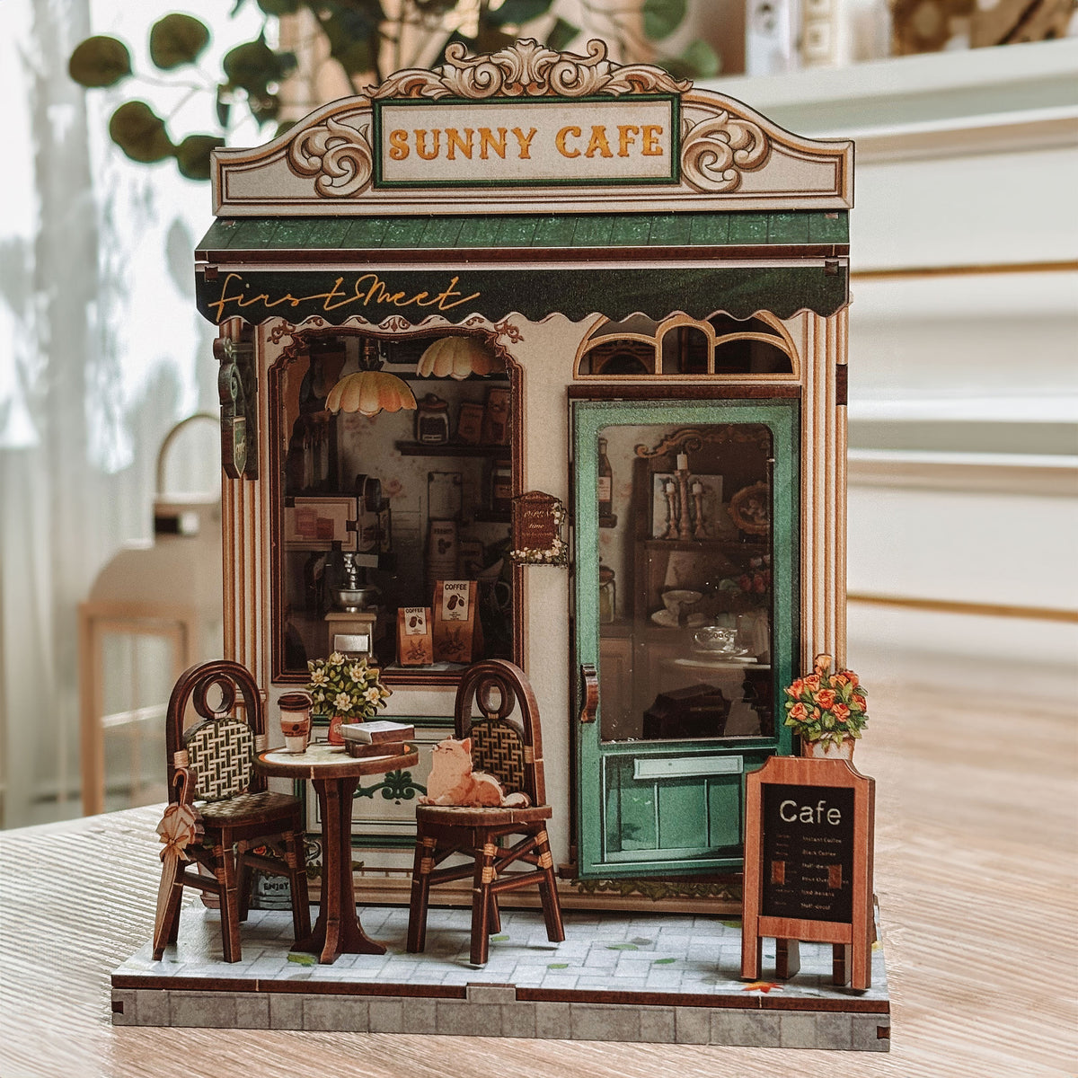 Produktbild CuteBee - Sunny Cafe Miniaturhaus Book Nook Modell Bausatz