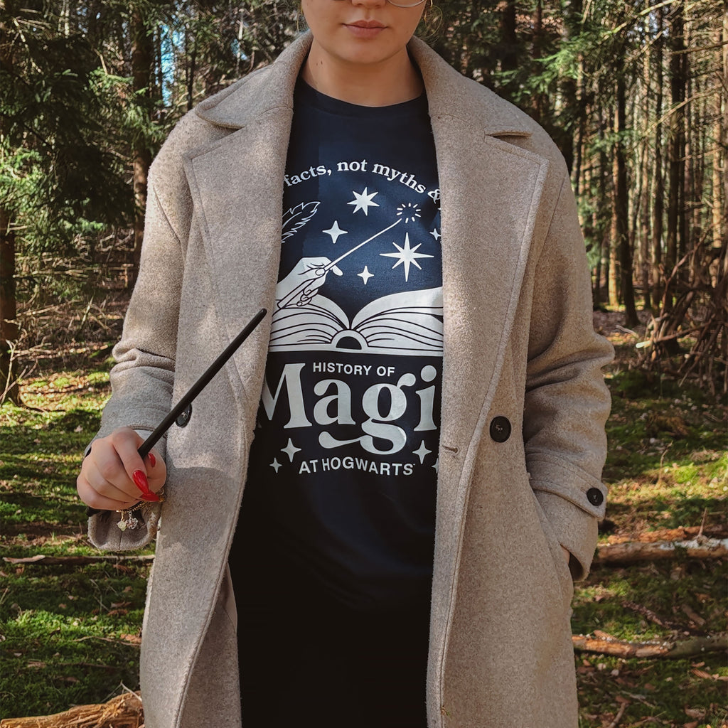 Produktbild Geschichte der Zauberei Hogwarts T-Shirt - Harry Potter