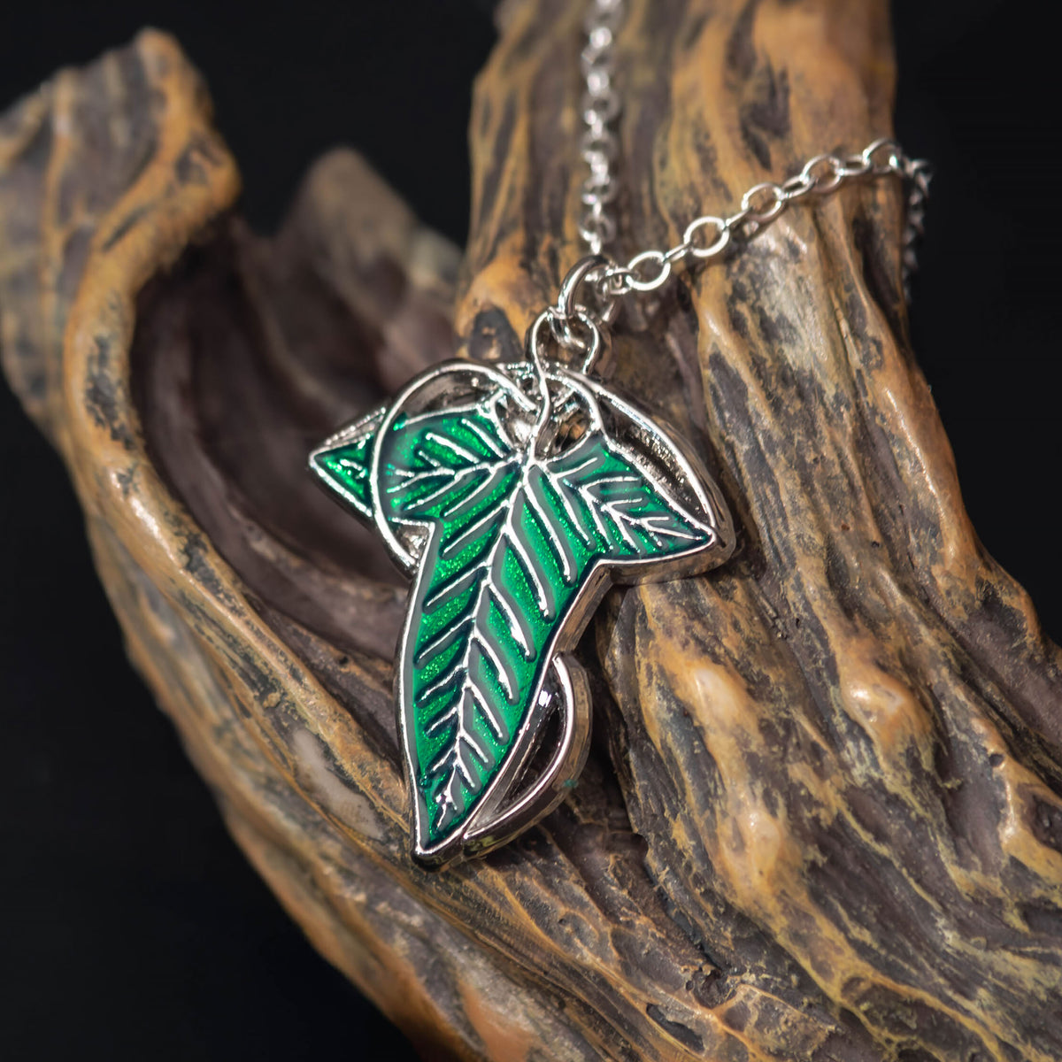 Produktbild Der Herr der Ringe - Blattbrosche Schmuckset in Geschenkbox