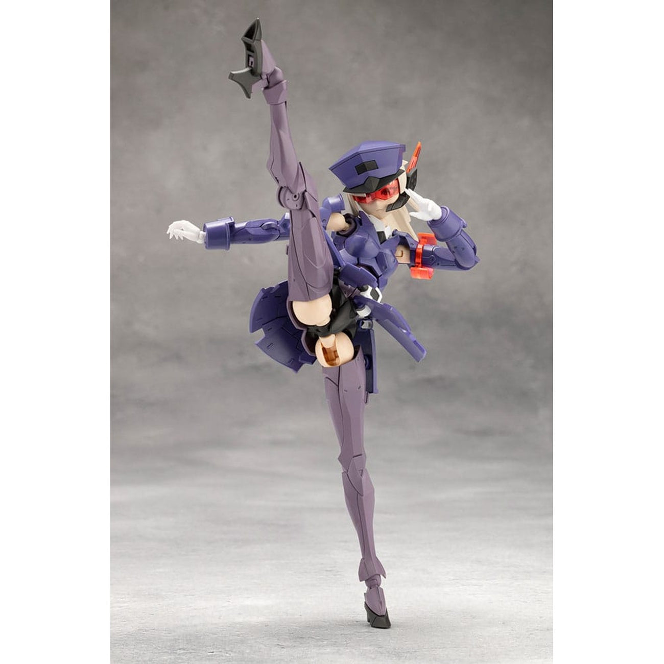Produktbild Megalomaria Unlimited Universe - Valiant Model Kit Figur