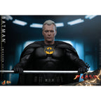 Produktbild DC Comics:The Flash - Batman (Modern Suit) Masterpiece Actionfigur 1:6