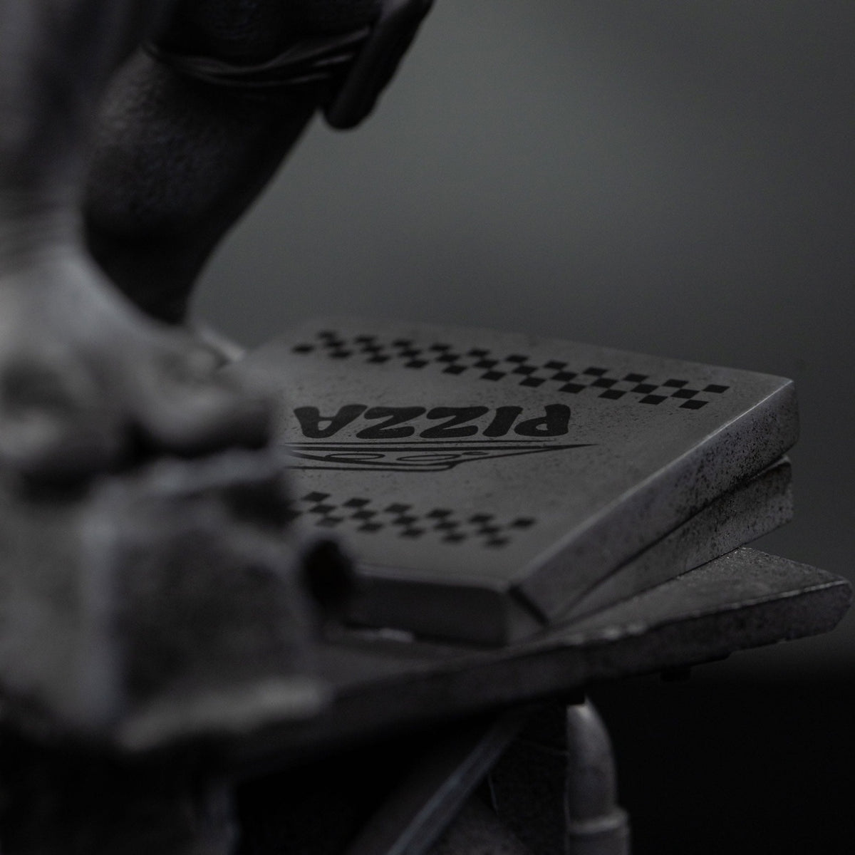 Produktbild Teenage Mutant Ninja Turtles Art Scale Statue 1/10 Michelangelo Black and White Variant 26 cm heo exclusive