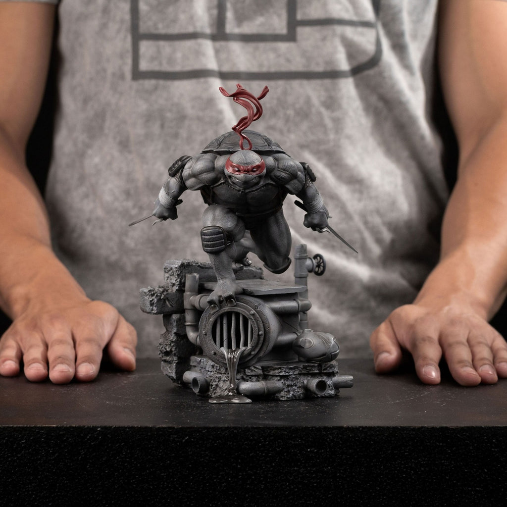 Produktbild Teenage Mutant Ninja Turtles Art Scale Statue 1/10 Raphael Black and White Variant 26 cm heo exclusive